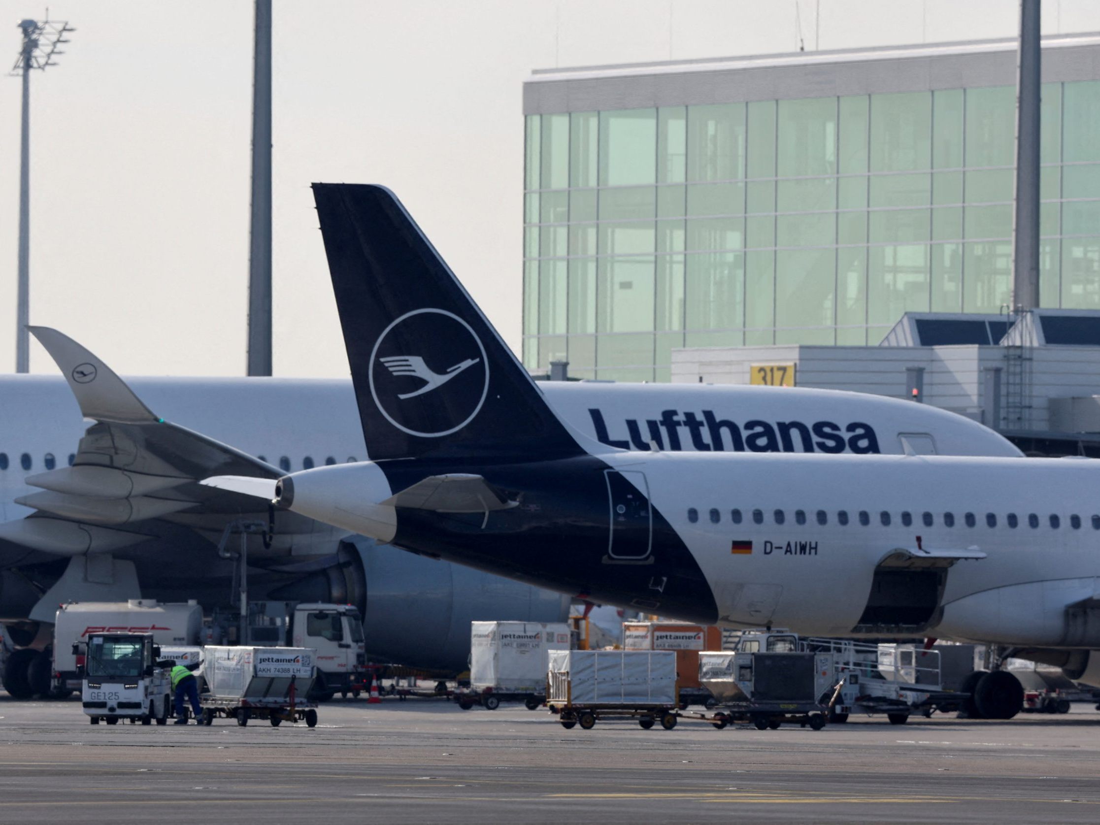 Bei der Lufthansa steigt die Streik-Gefahr erneut. Bei der Lufthansa steigt die Streik-Gefahr erneut.