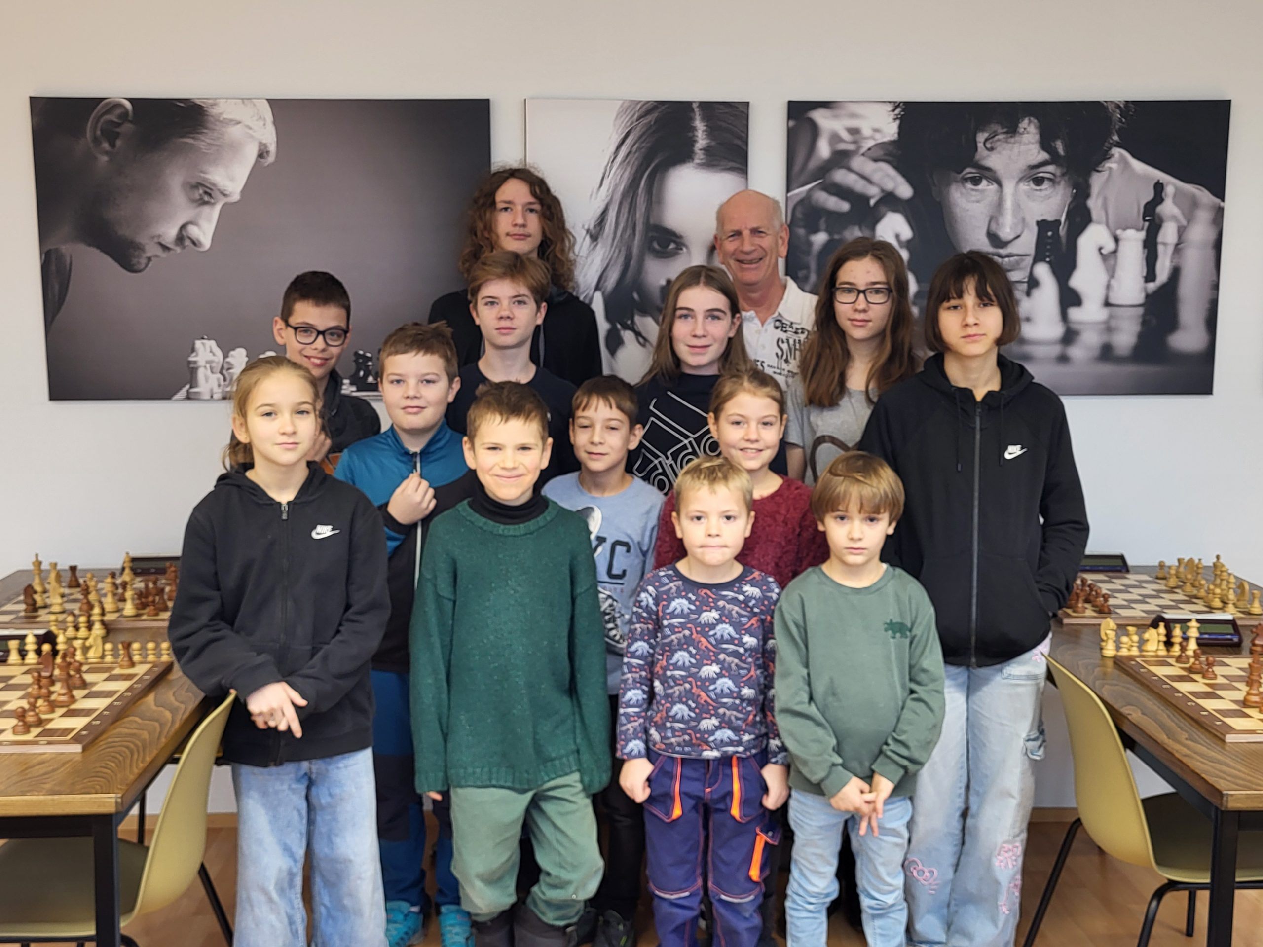 Einige der Schüler vom Schachklub