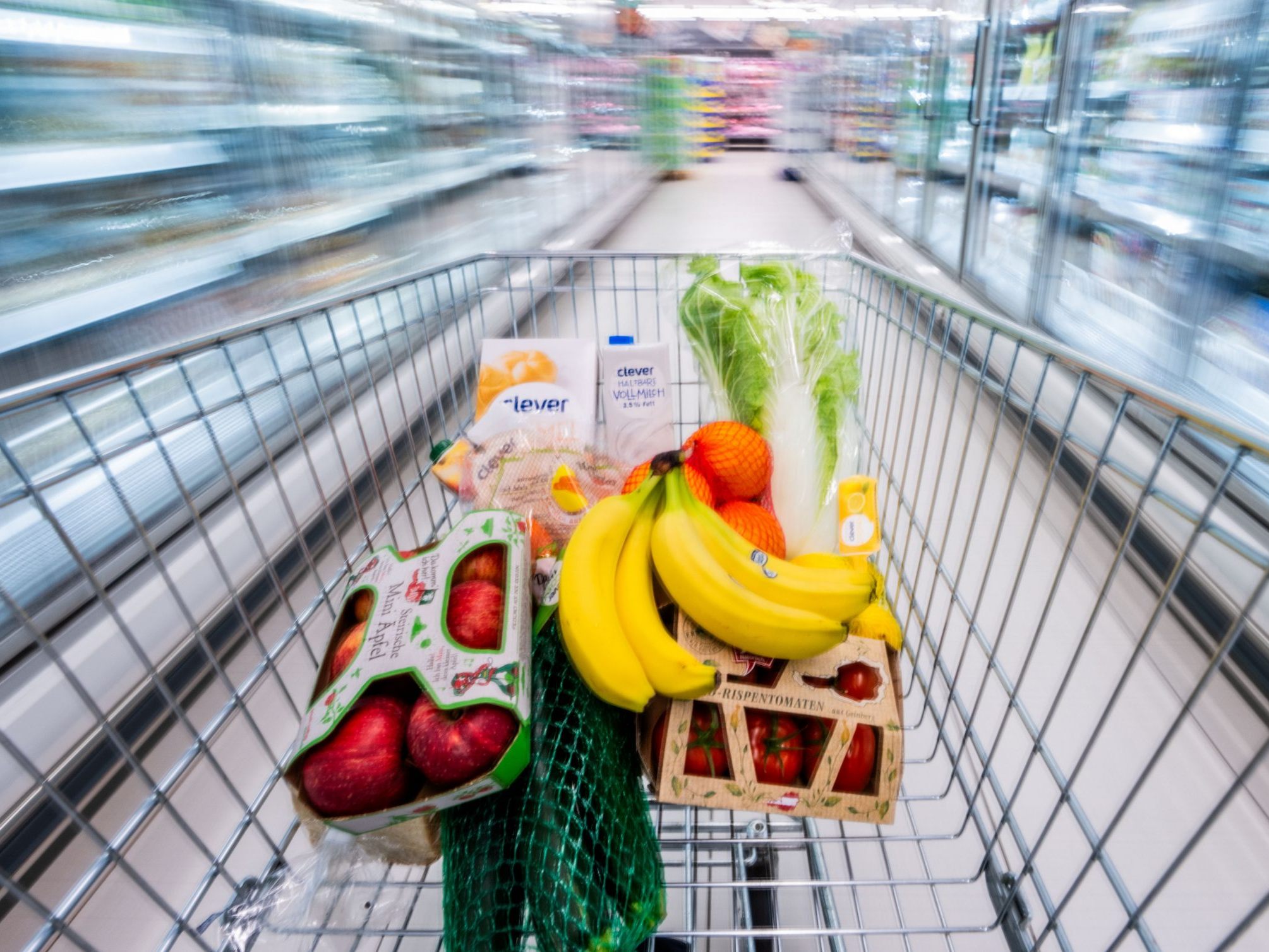 Im Supermarkt sind einige "Konsum-Enten" zu finden.