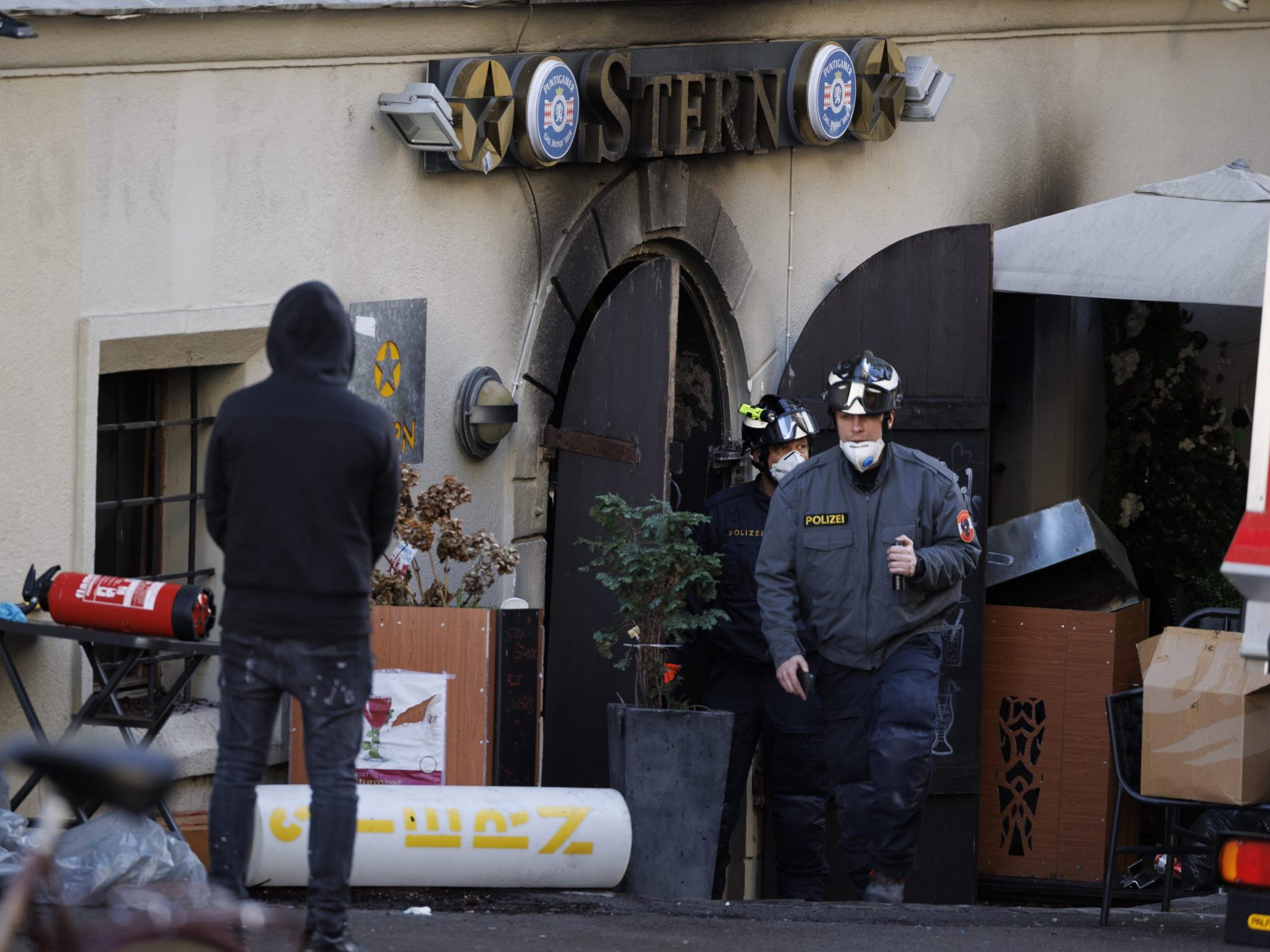 Die Identität der Toten nach dem Brand in einer Grazer Bar konnte nun geklärt werden. Die Identität der Toten nach dem Brand in einer Grazer Bar konnte nun geklärt werden.