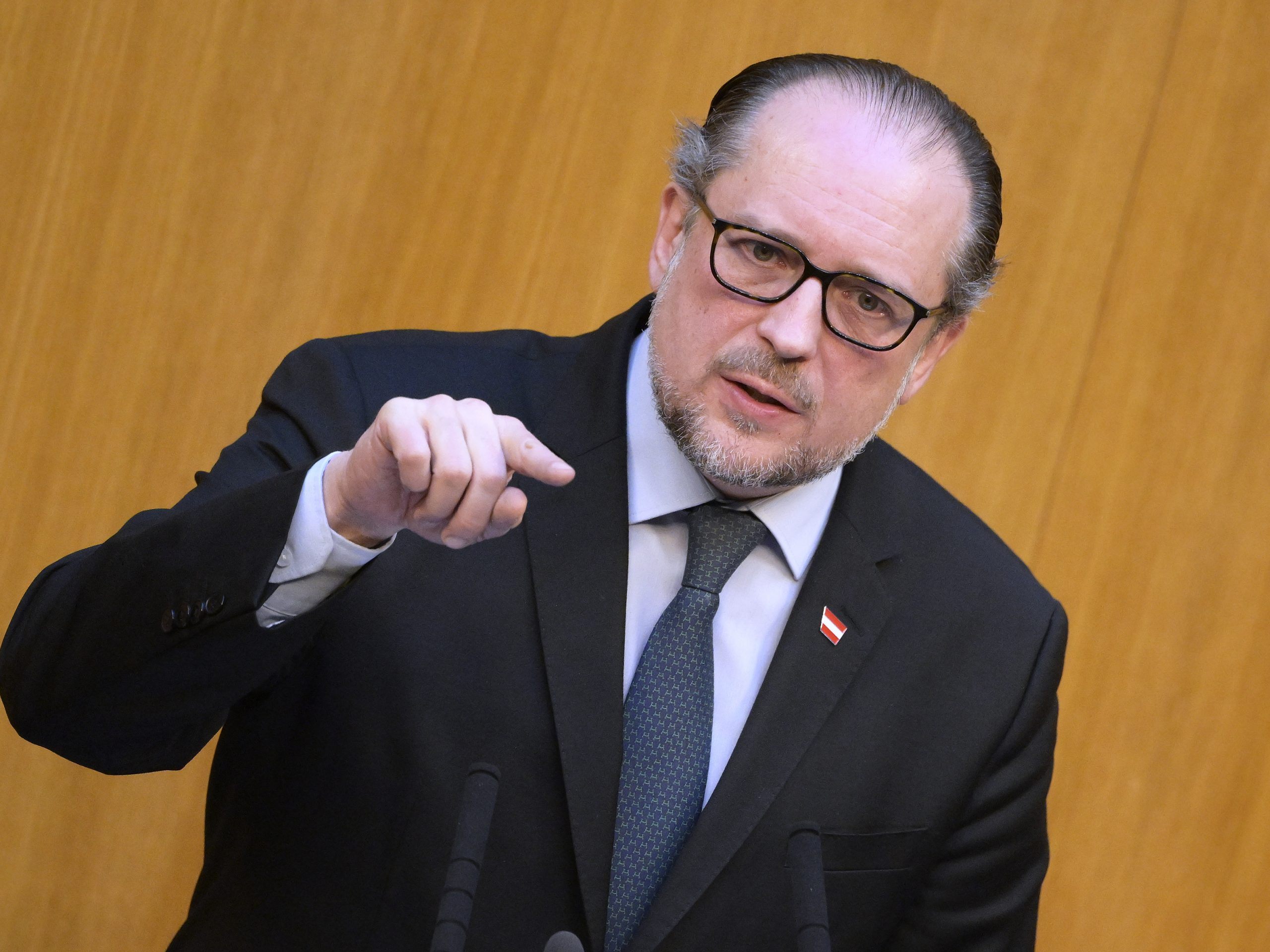 Außenminister Schallenberg kritisiert Israel für den unzureichenden Schutz der Zivilisten in Gaza.