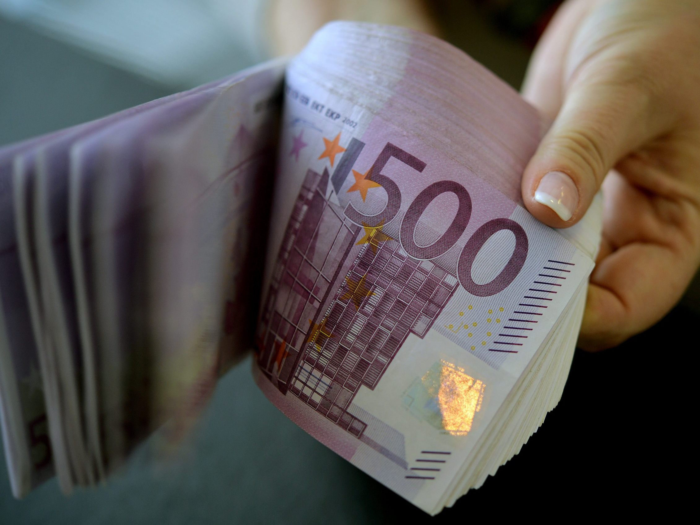 Österreichs Topmanager verdienen ein Jahresgehalt in Tagen.