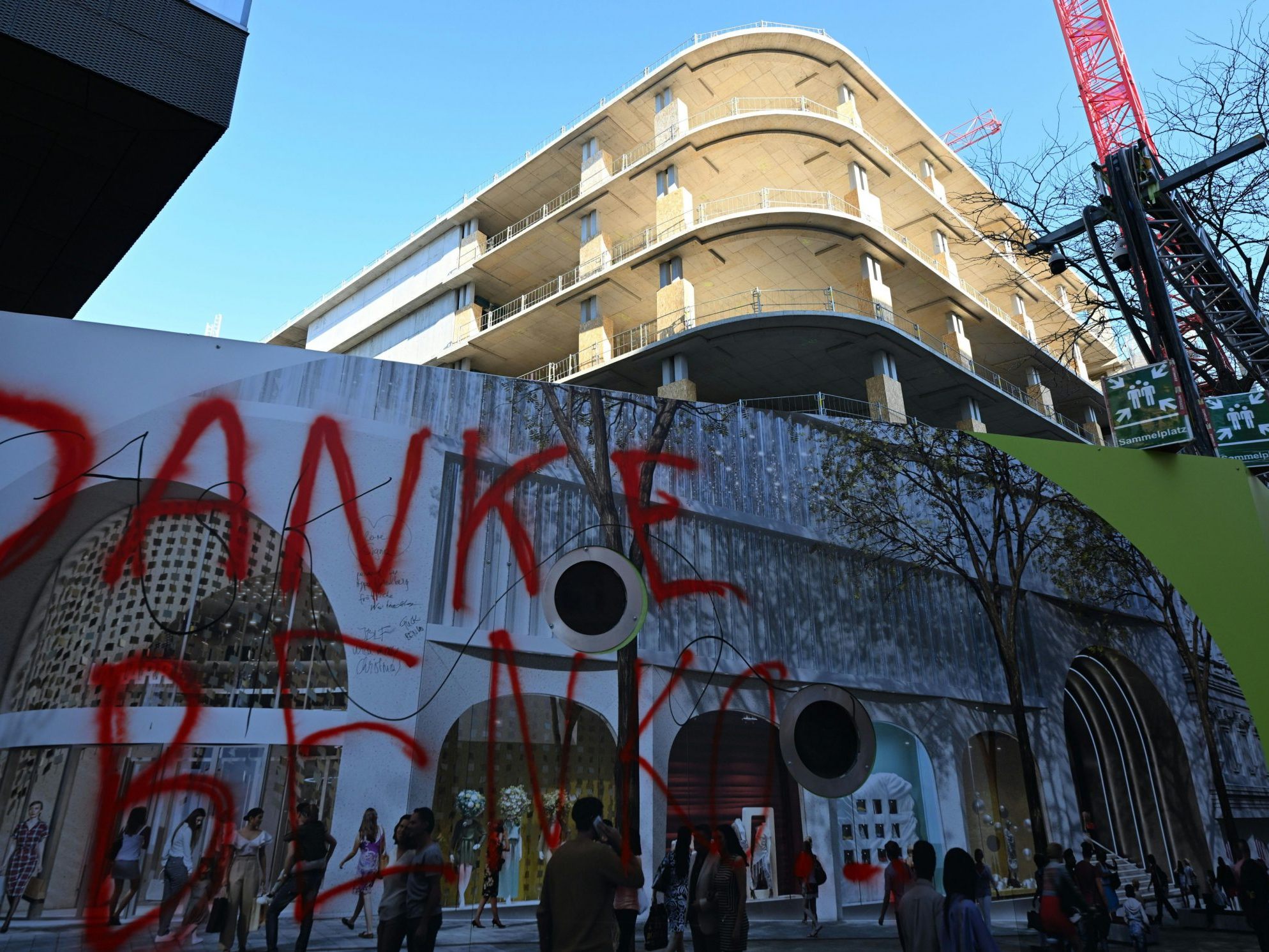 Wie geht es mit dem Lamarr-Kaufhaus auf der Wiener Mariahilfer Straße weiter? Wie geht es mit dem Lamarr-Kaufhaus auf der Wiener Mariahilfer Straße weiter?