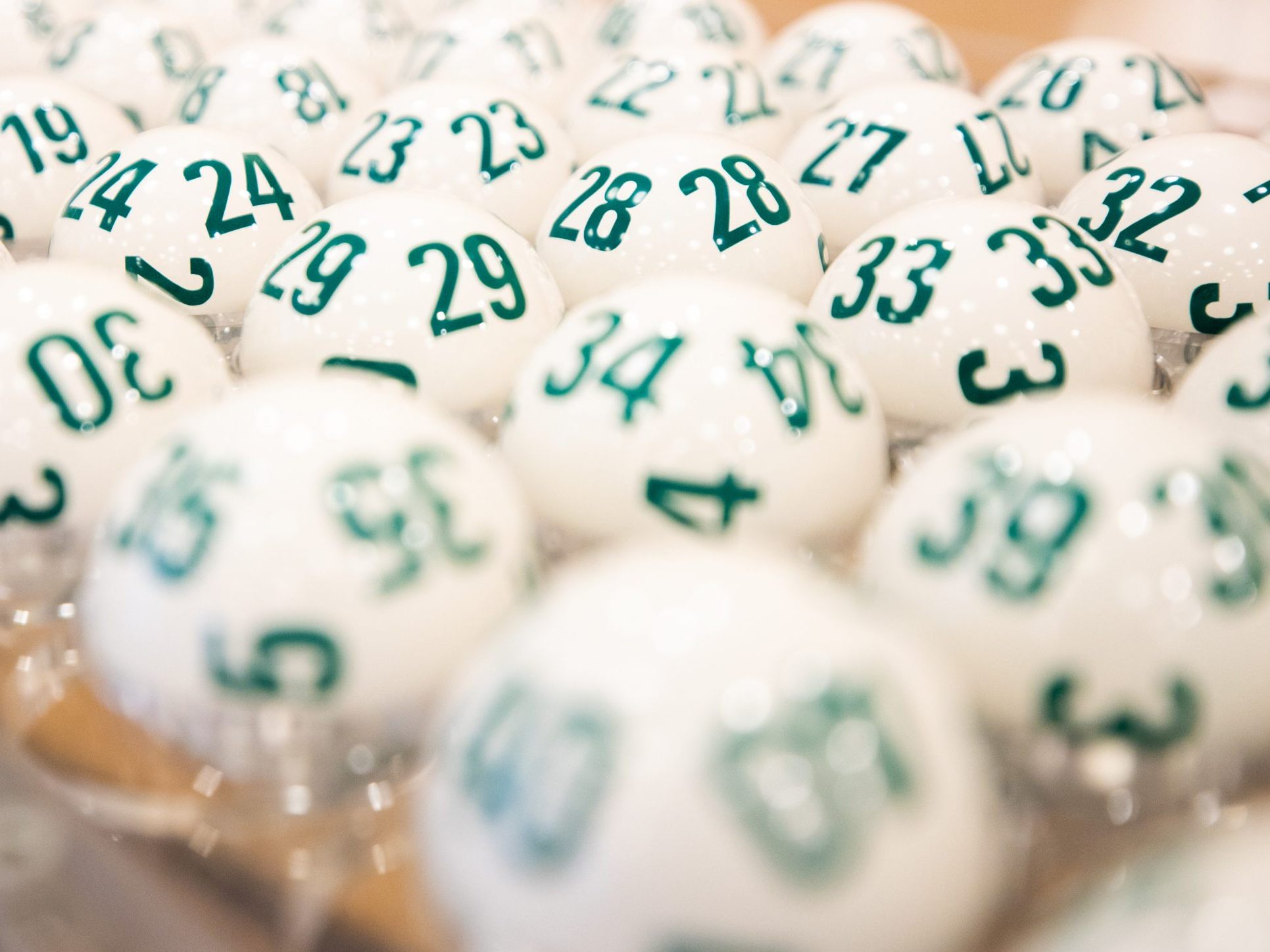 Ein Wiener durfte sich über einen Solo-Sechser im Lotto und damit über eine Million Euro freuen. Ein Wiener durfte sich über einen Solo-Sechser im Lotto und damit über eine Million Euro freuen.