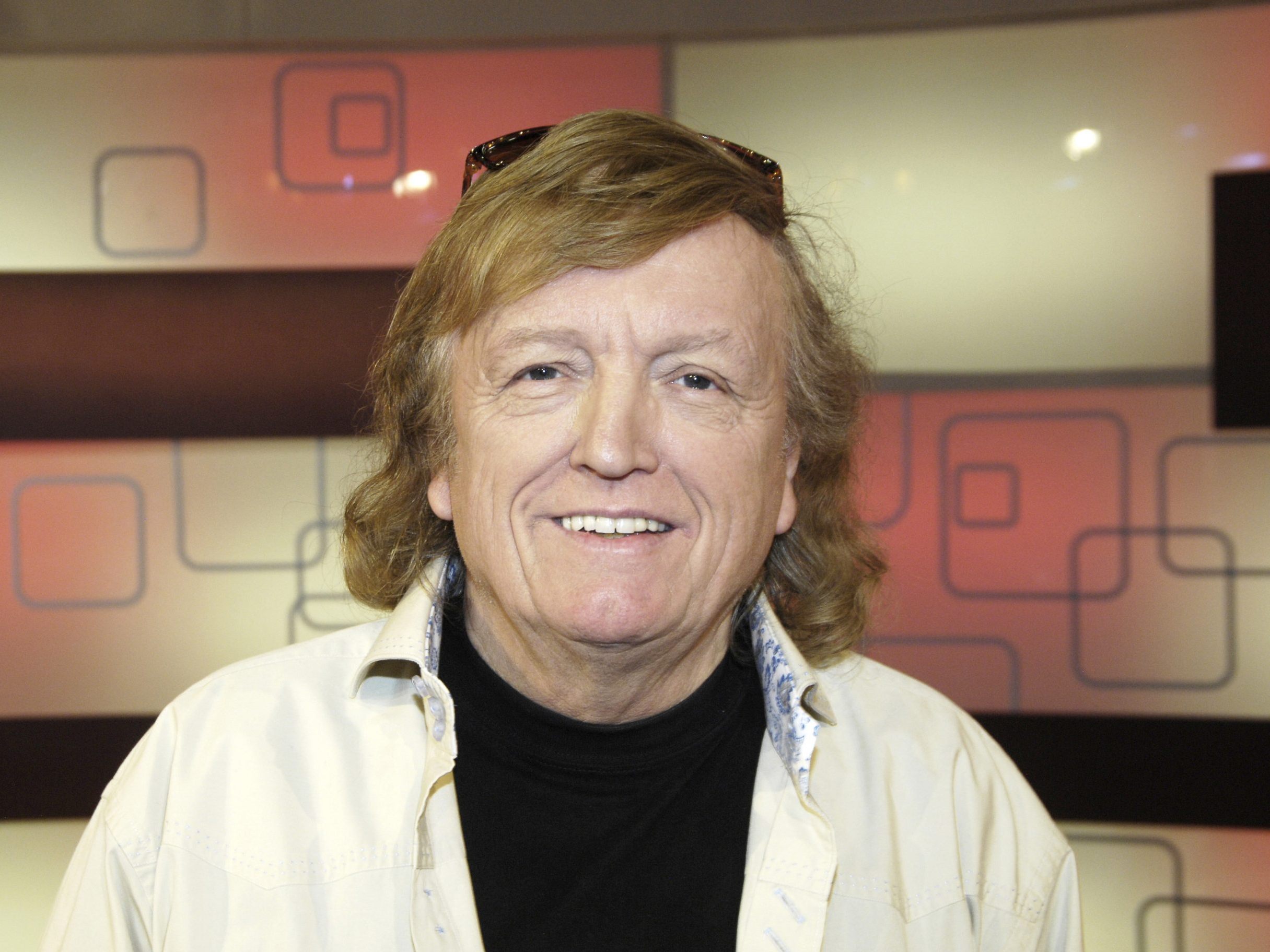Hitproduzent Frank Farian ist im Alter von 82 Jahren verstorben. Hitproduzent Frank Farian ist im Alter von 82 Jahren verstorben.