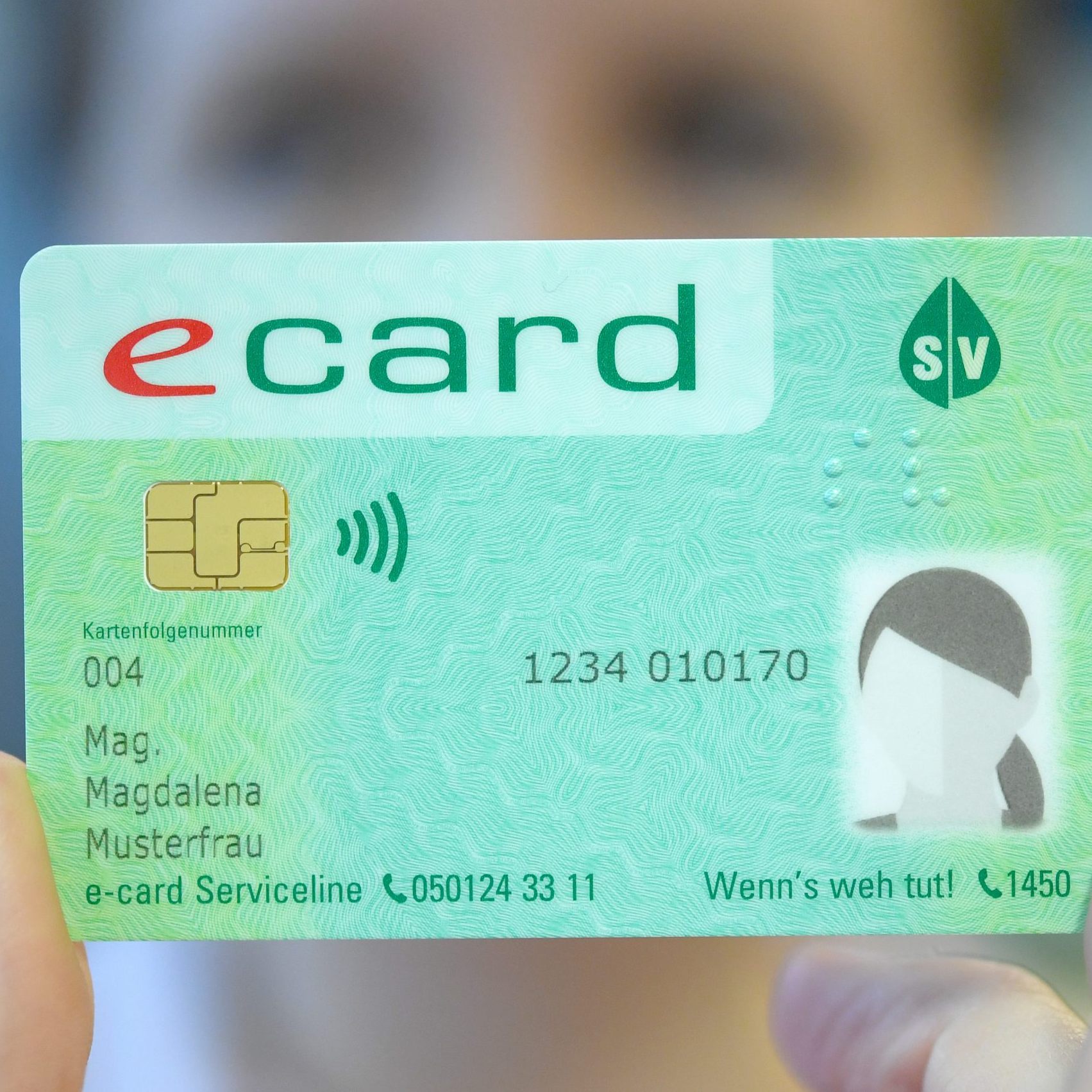 Mit 15. Jänner 2024 sind E-Cards ohne Foto gesperrt.