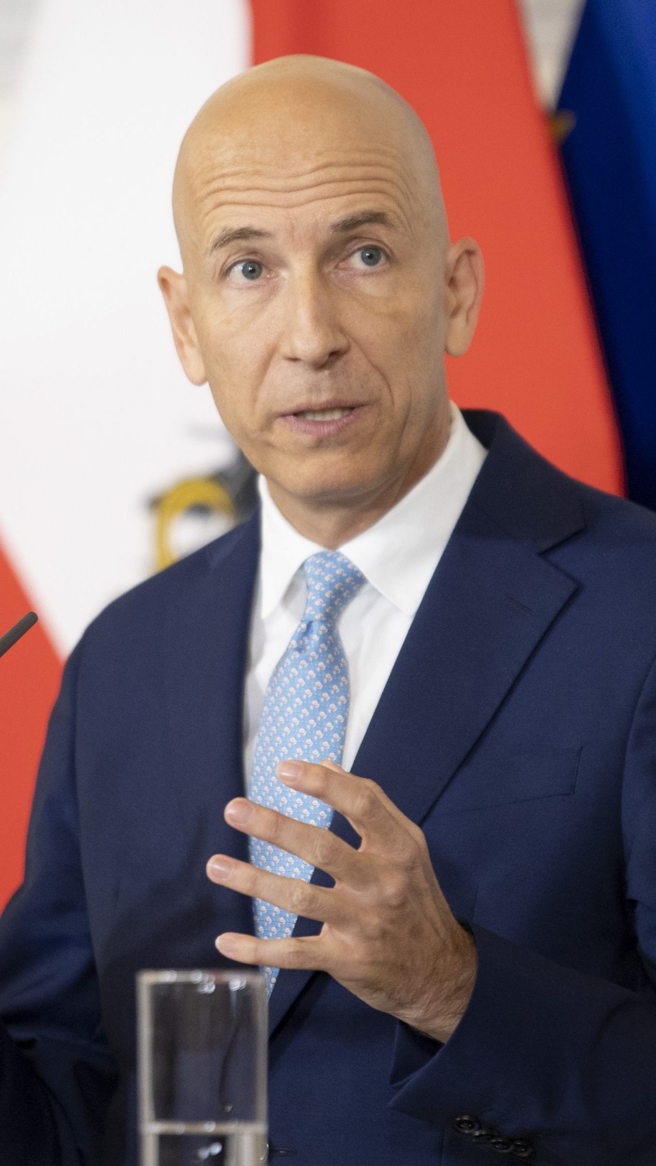 Wirtschaftsminister Kocher freut sich über den Anstieg der Gewerbeanmeldungen.