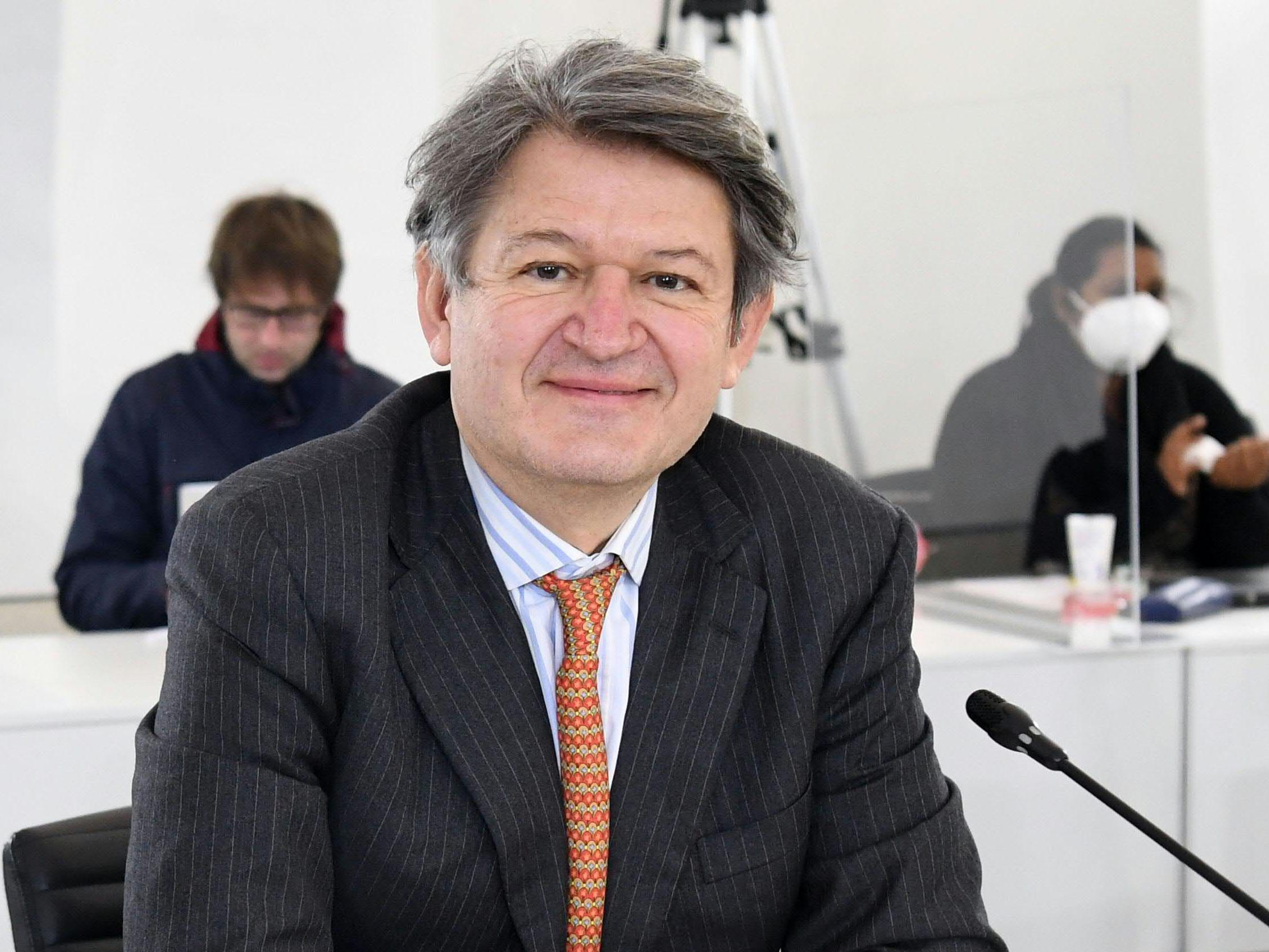 Helmut Brandstätter hat die Unterstützung des NEOS-Vorstands. Helmut Brandstätter hat die Unterstützung des NEOS-Vorstands.