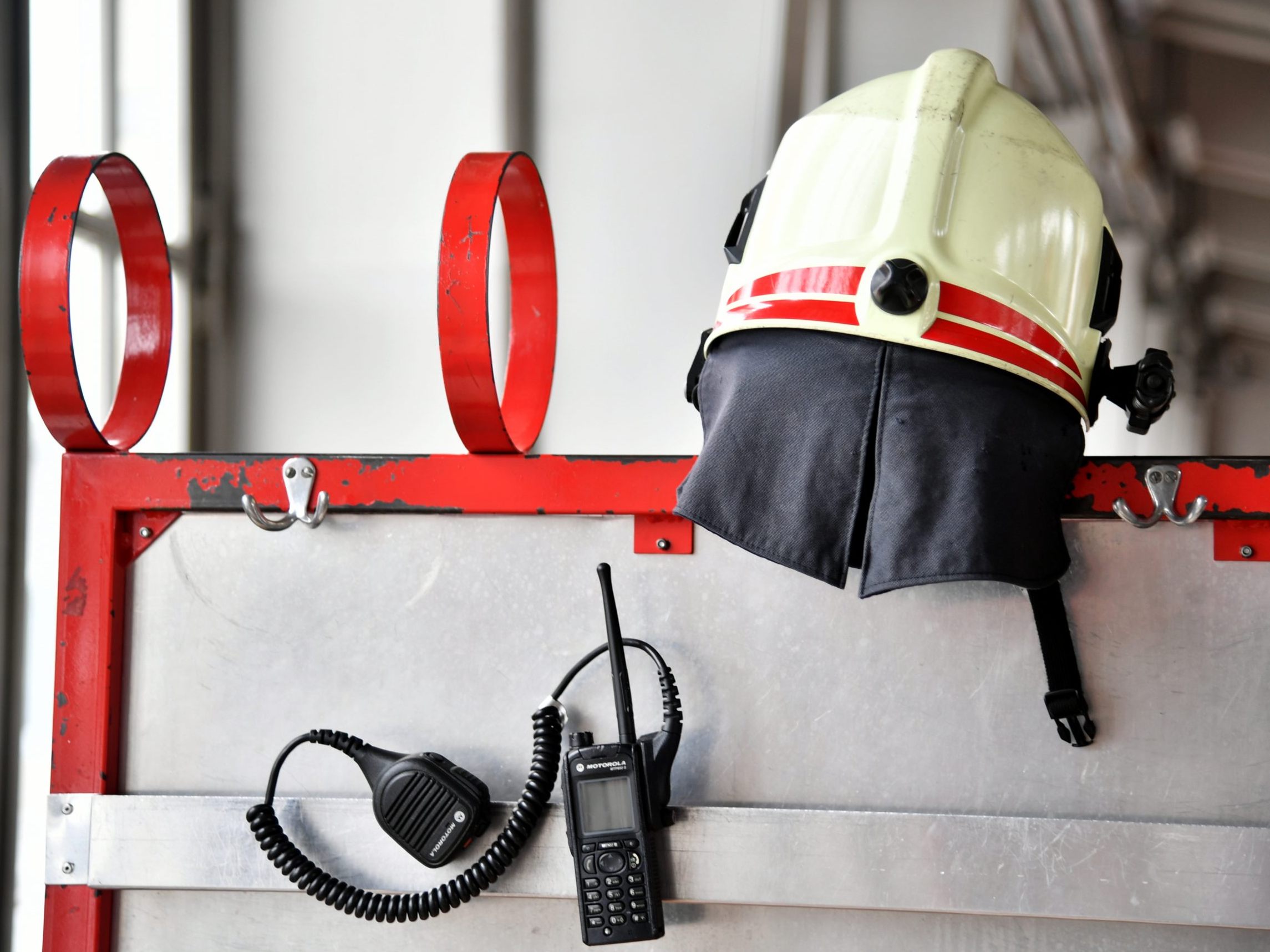 Eine Frau ist bei einem Küchenbrand in Baden gestorben.