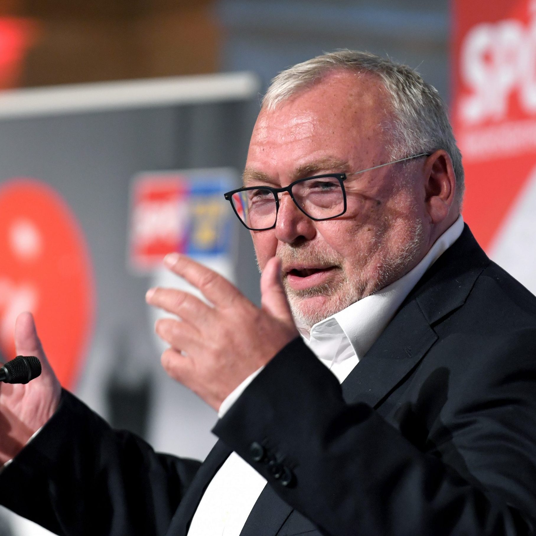 Alfred Gusenbauer lehnt einen Parteiaustritt bei der SPÖ ab.