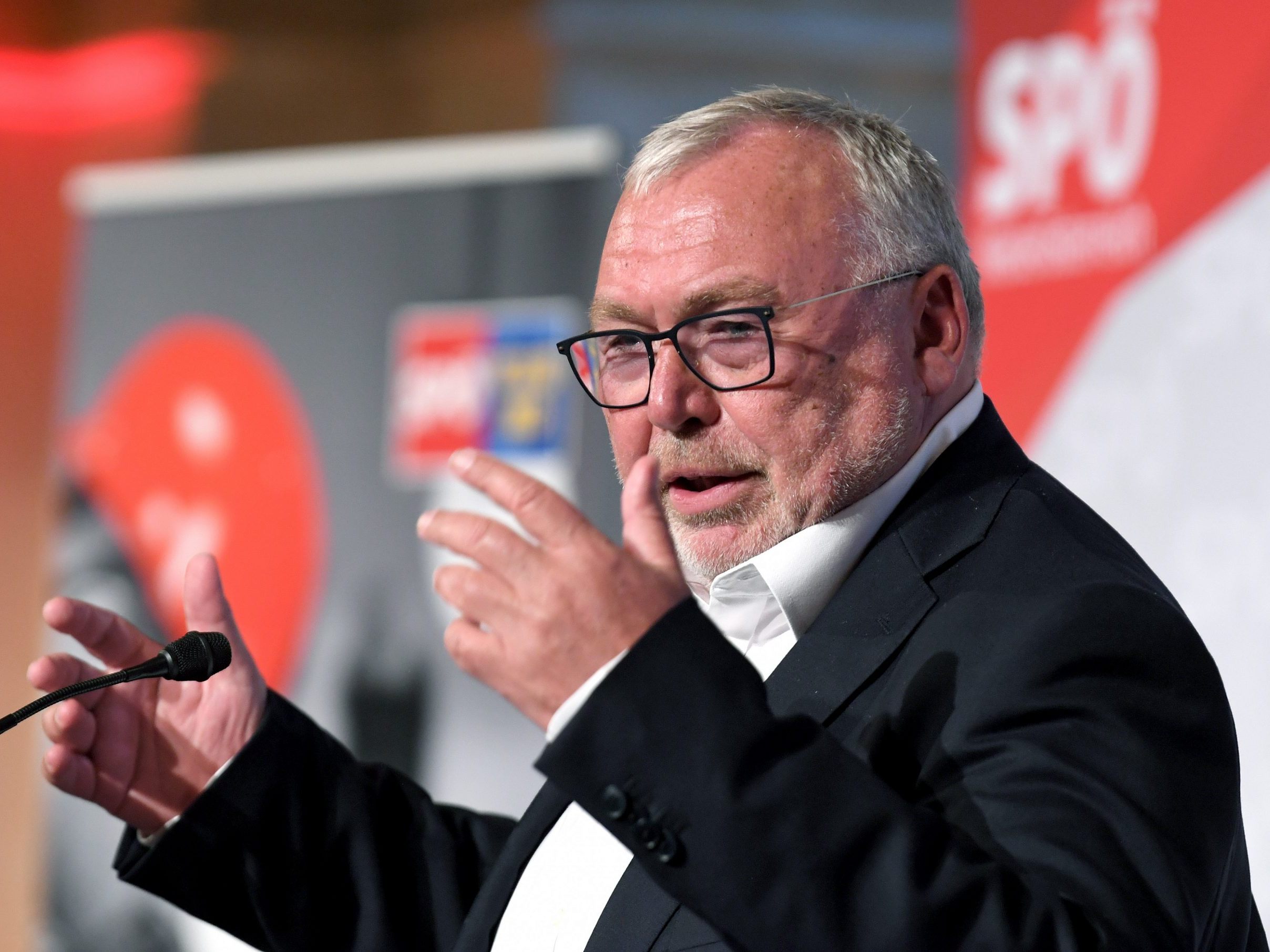 Alfred Gusenbauer lehnt einen Parteiaustritt bei der SPÖ ab.