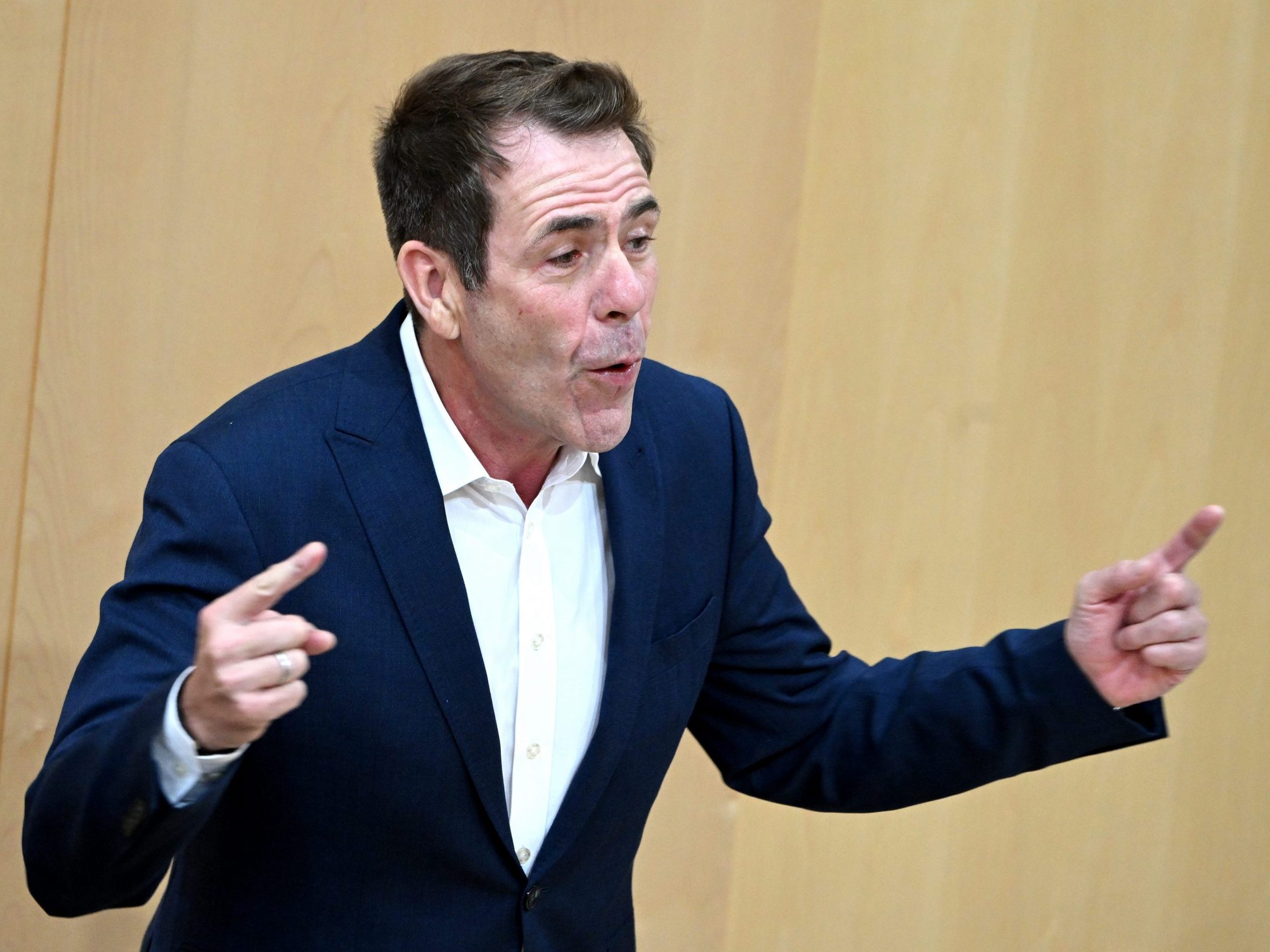 Vilimsky strebt ein gemeinsames Dach für Rechtsparteien an. Vilimsky strebt ein gemeinsames Dach für Rechtsparteien an.