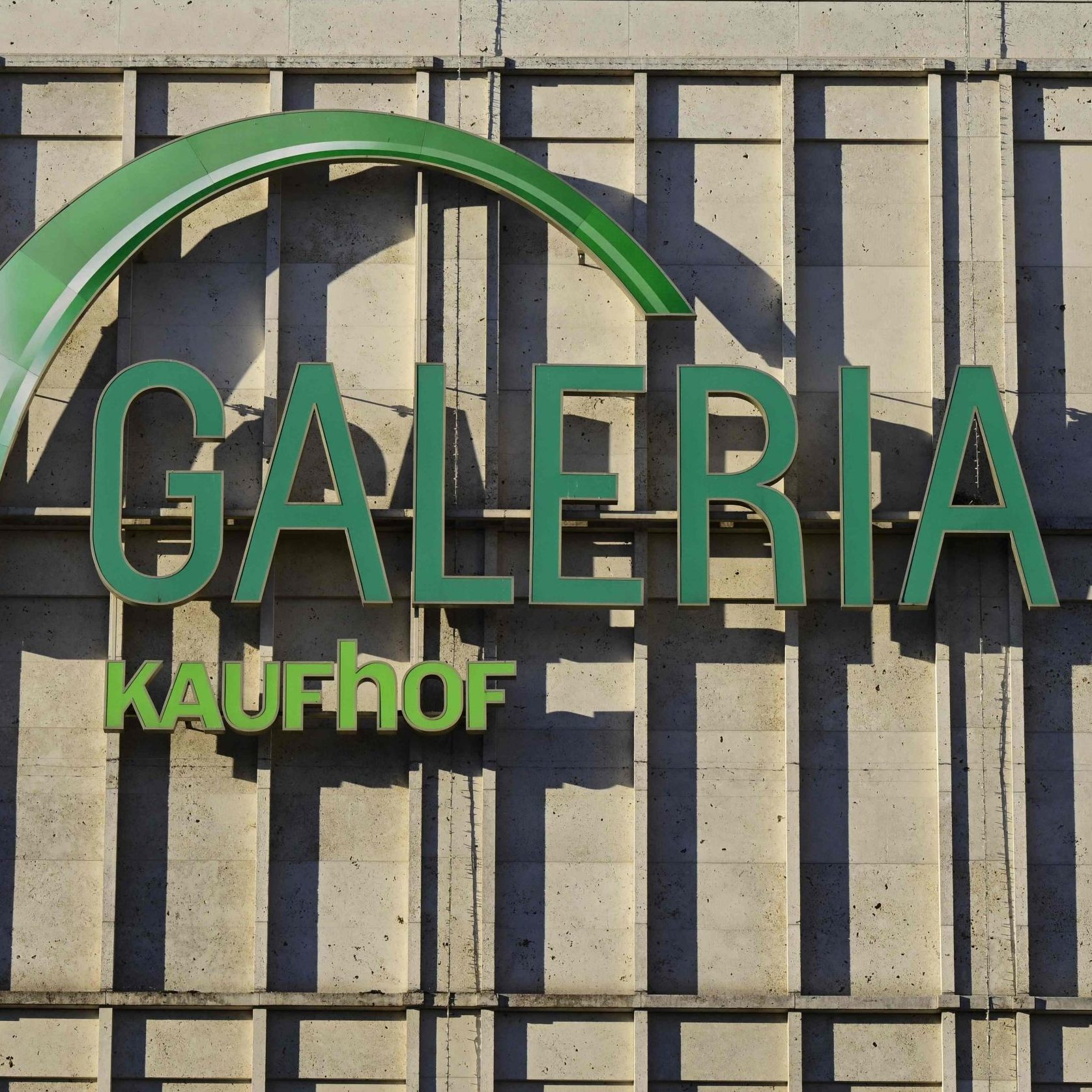 Die Finanzierung der Galeria sei bis Sommer gesichert.