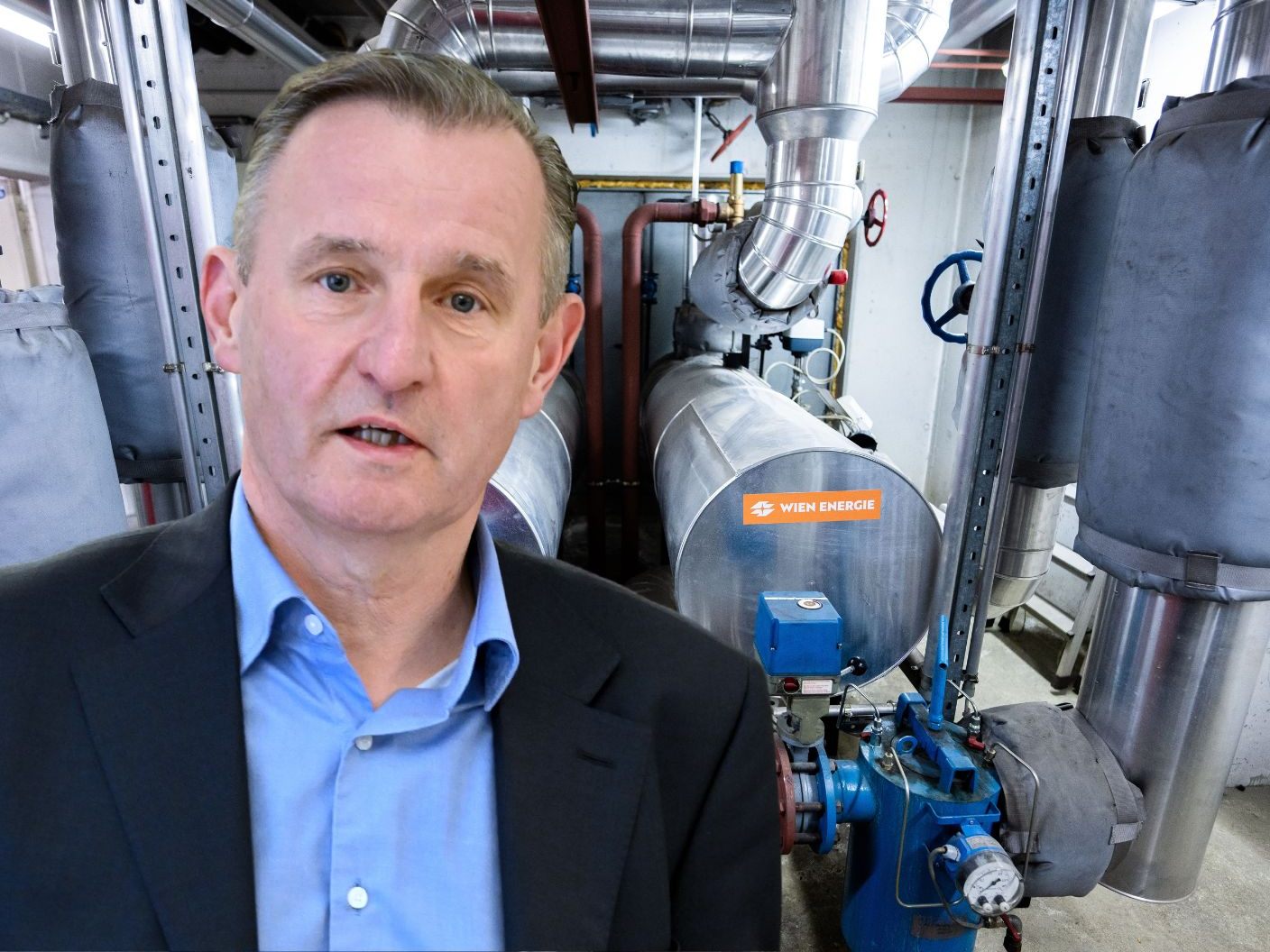 Laut dem Chef der Wiener Stadtwerke, Peter Weinelt, will man bis 2024 ein Wien ohne Gasheizungen erreichen. Laut dem Chef der Wiener Stadtwerke, Peter Weinelt, will man bis 2024 ein Wien ohne Gasheizungen erreichen.