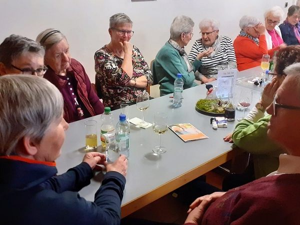Eröffnungshock im PVÖ-Clubheim Bürs