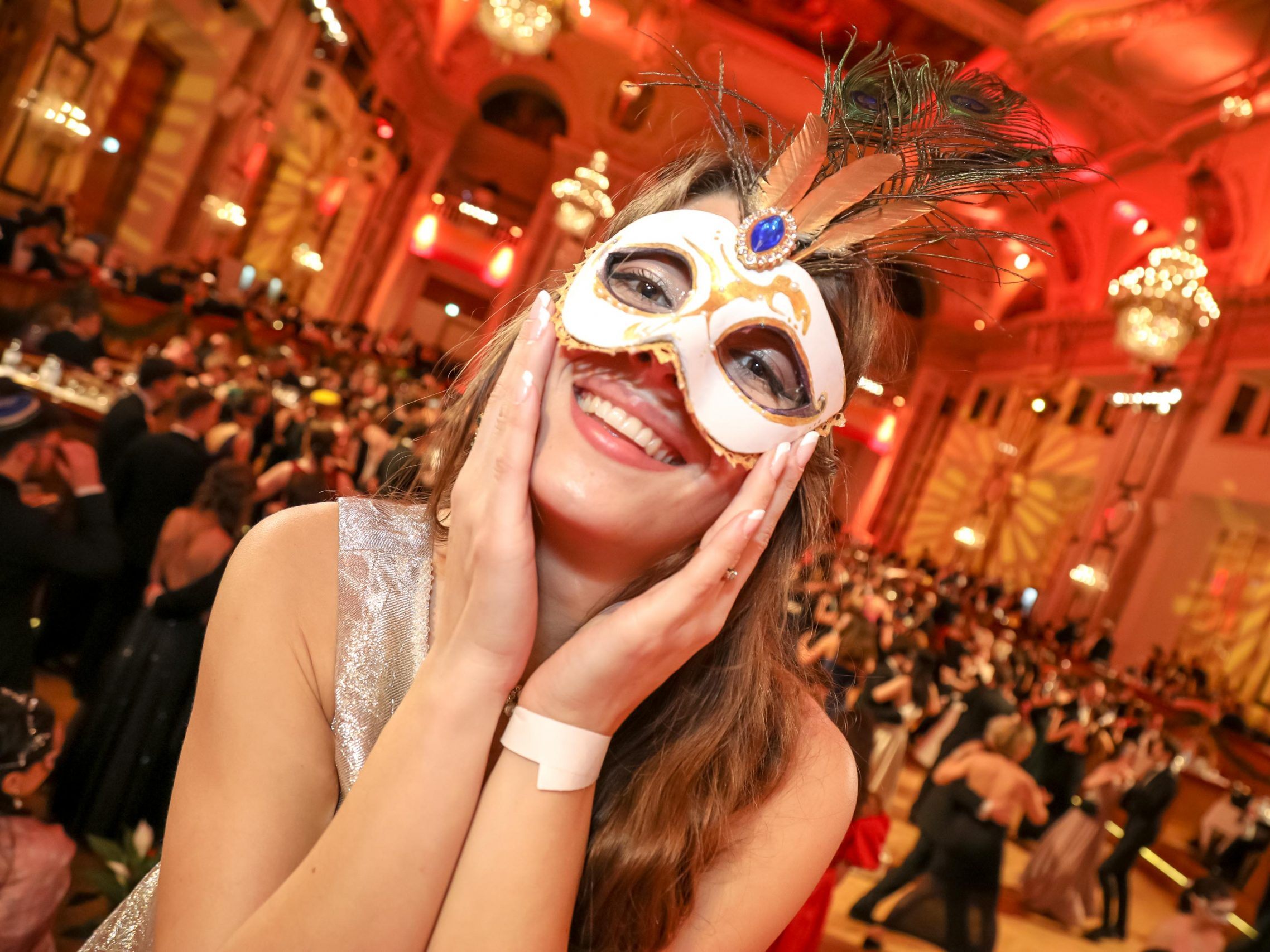 Österreichs größter Maskenball bittet zur Wahl der "Schönsten Maske Wiens". Österreichs größter Maskenball bittet zur Wahl der "Schönsten Maske Wiens".