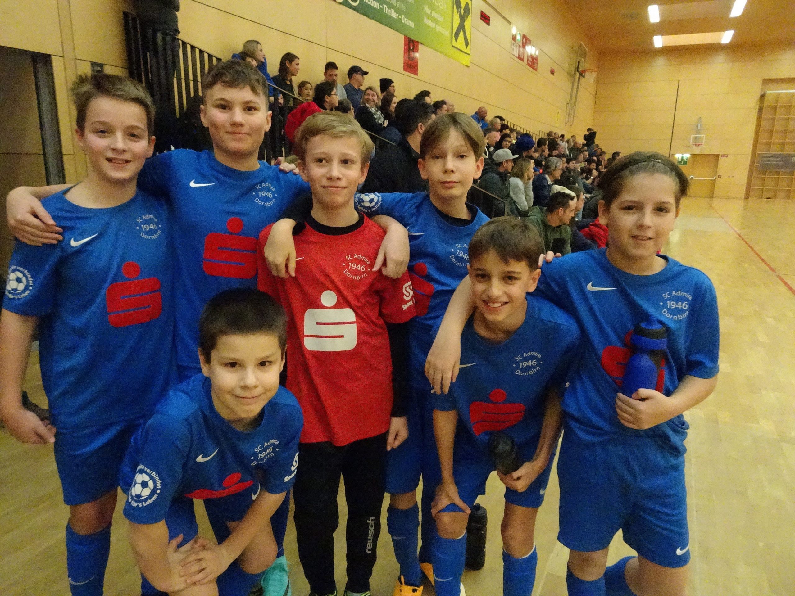 Das SC Admira-Nachwuchsturnier bot wieder tolle Werbung für den Nachwuchsfußball und Teamgeist, wie hier bei der U12A-Mannschaft der Admiraner. Das SC Admira-Nachwuchsturnier bot wieder tolle Werbung für den Nachwuchsfußball und Teamgeist, wie hier bei der U12A-Mannschaft der Admiraner.
