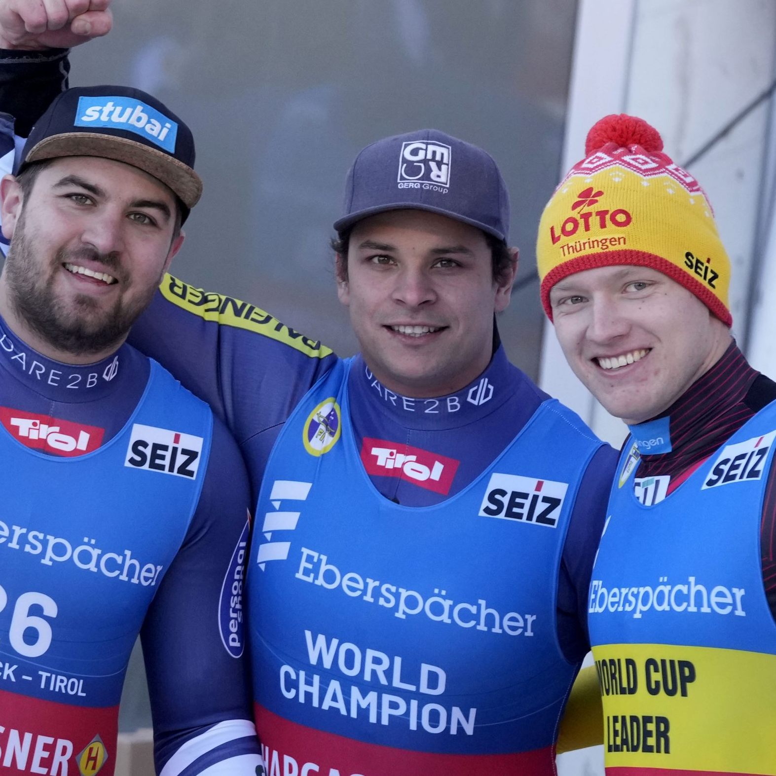 Jonas Müller (m.) holt sich EM-Gold vor Nico Gleirscher (l.) und dem Deutschen Max Langenhan (r.).