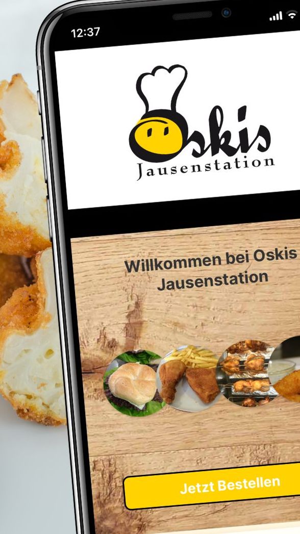 Hier gibt es eine breite Auswahl an deftigen Speisen und frischen Salaten.