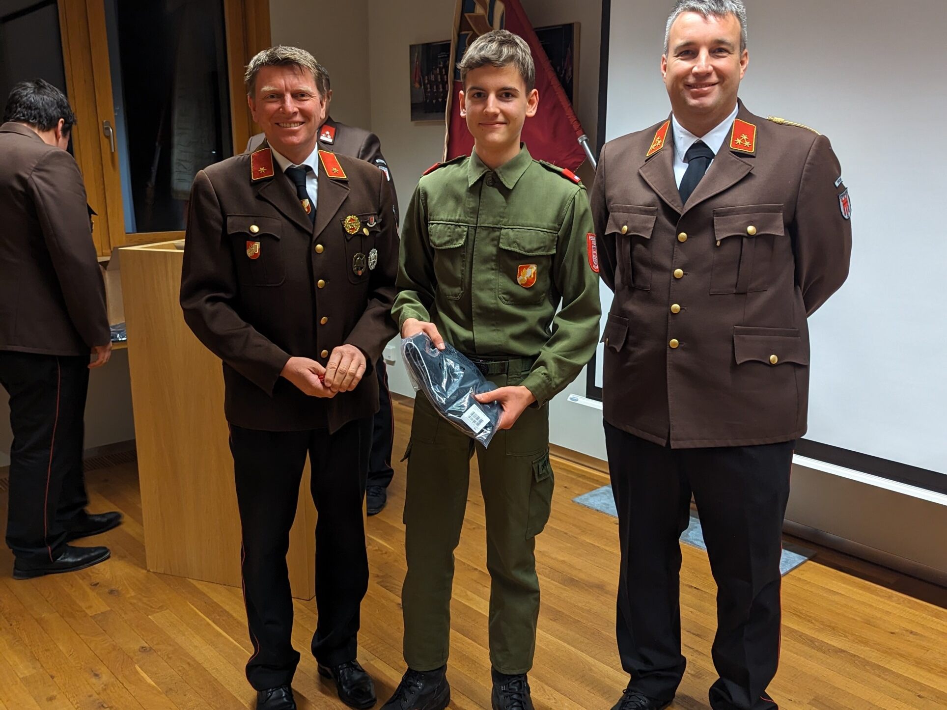 Jugendleiter Oliver, David und Kommandant Johannes Jugendleiter Oliver, David und Kommandant Johannes