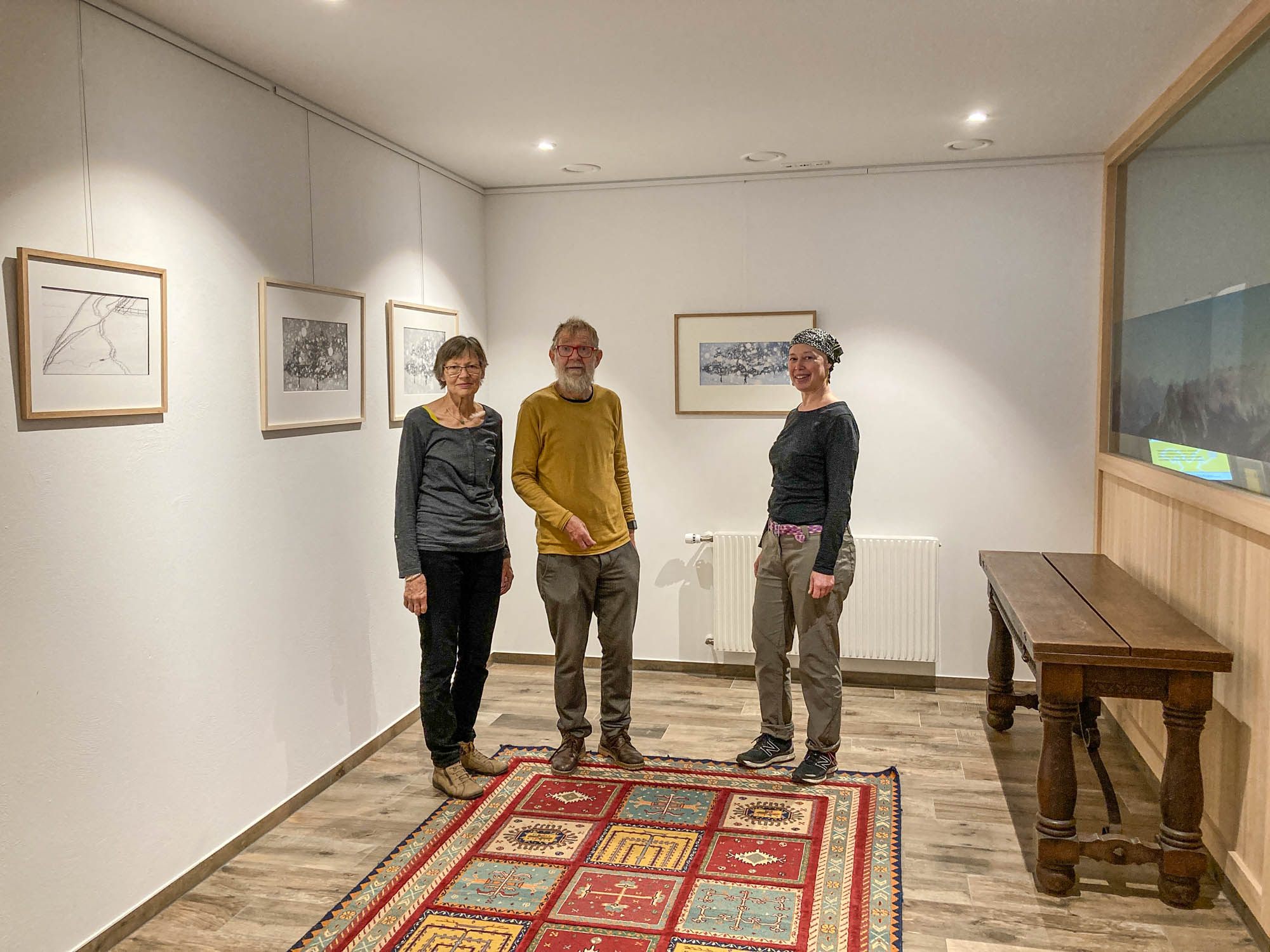 Gudula und Reinold Amann im Gespräch mit Sabine Burtscher von der Keksmanufaktur.