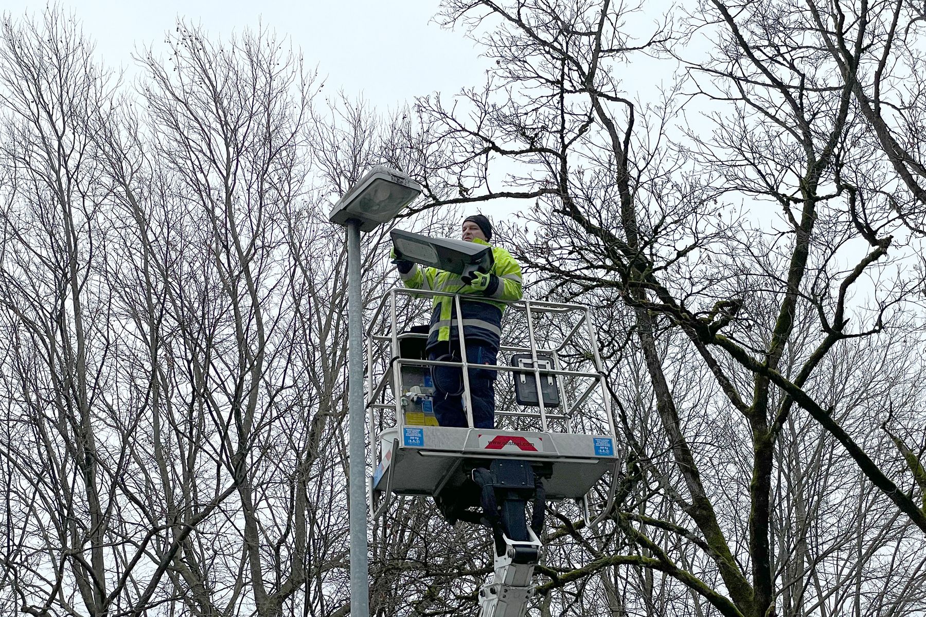 Die Stadt Dornbirn beginnt mit der flächendeckenden Umrüstung ihrer Straßenbeleuchtung auf energieeffiziente LED-Lampen.