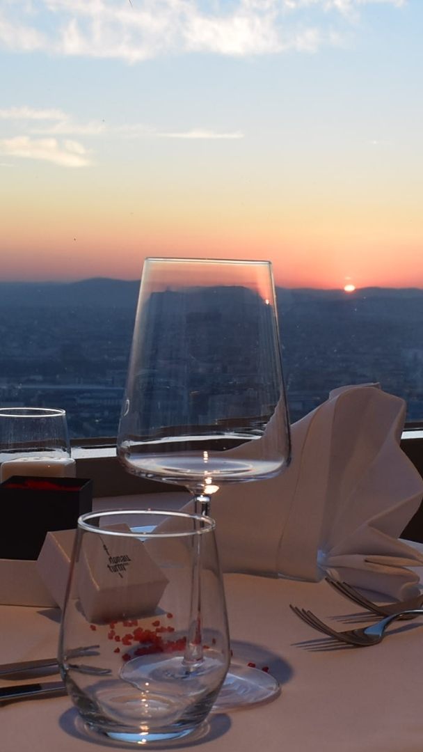 Besonders romantisch: Der Valentinstag im Donauturm.