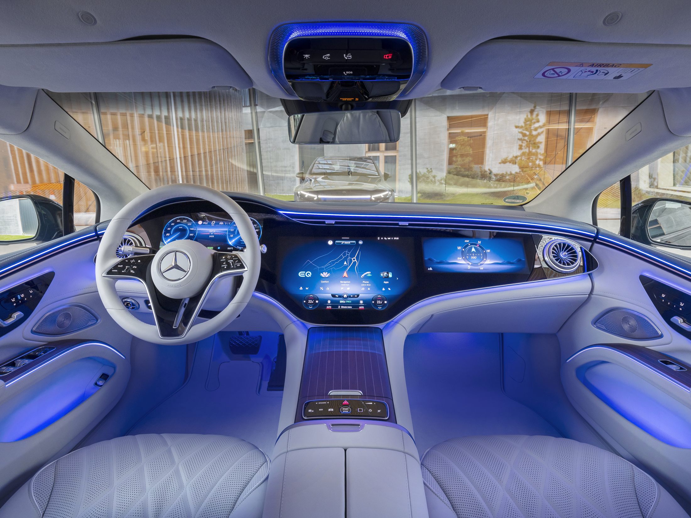 Ein Blick in einen Mercedes Benz EQS. Ein Blick in einen Mercedes Benz EQS.