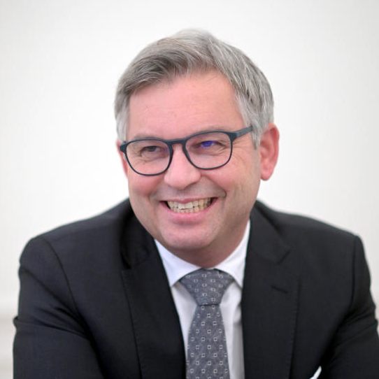 Finanzminister Magnus Brunner (ÖVP) unterstützt Bundeskanzler Karl Nehammer (ÖVP) "zu 100 Prozent".