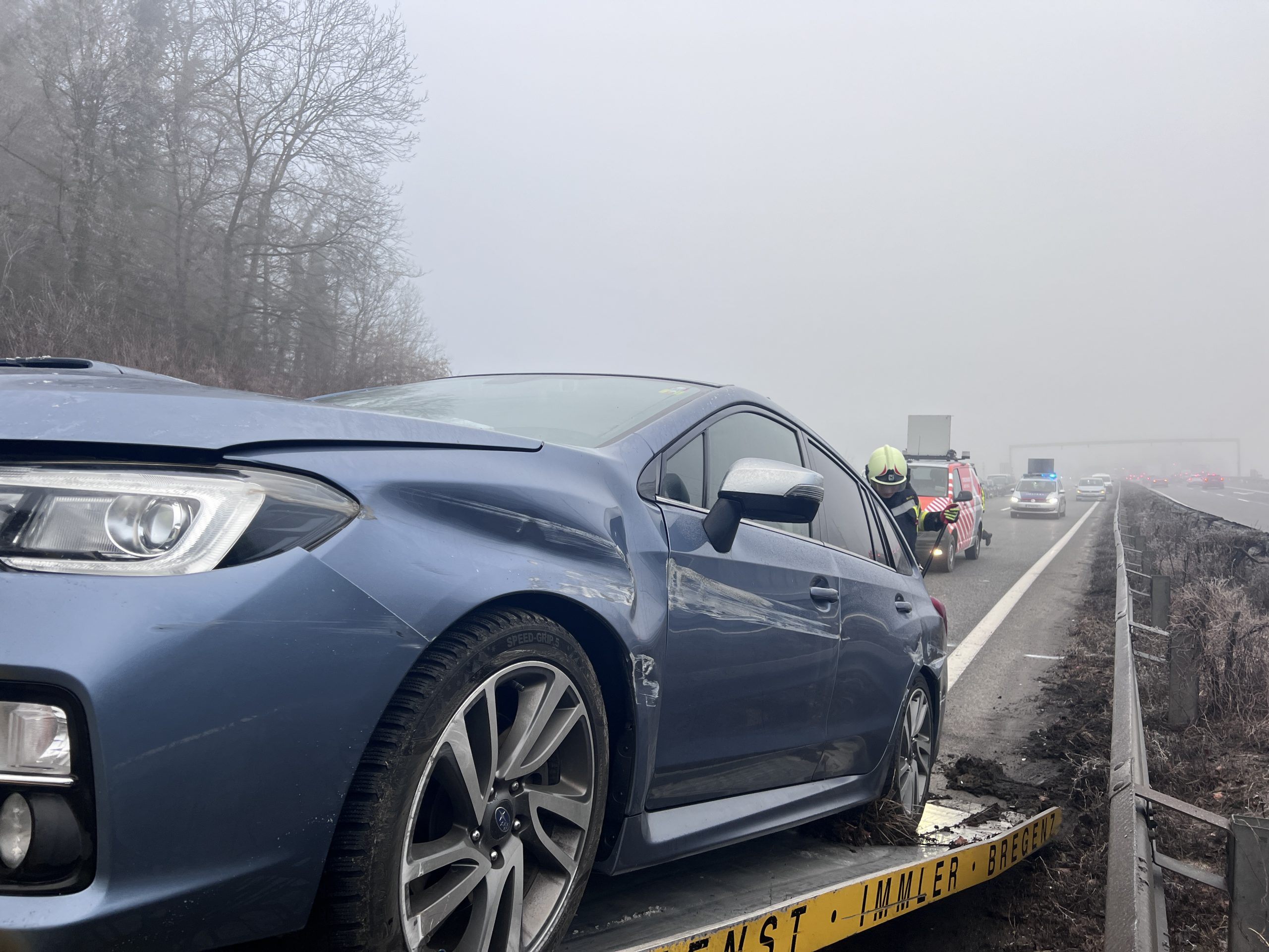 zwei-verletzte-und-langer-stau-nach-unfall-auf-der-a14-vol-at