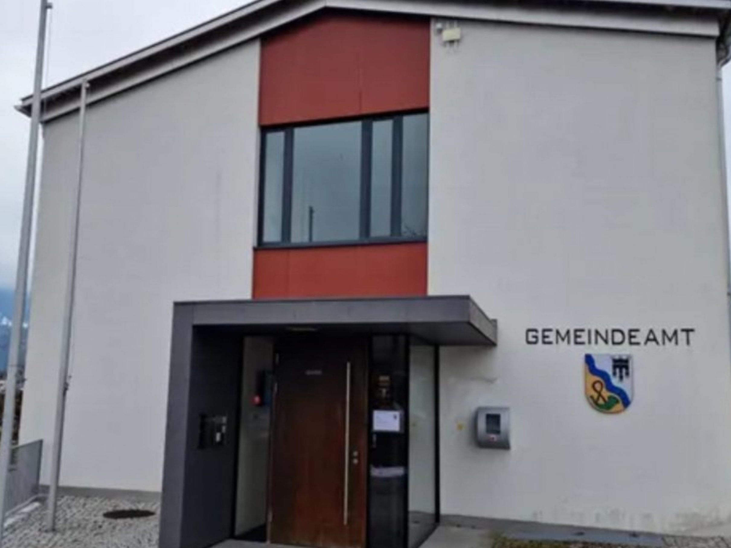 Auch im Schlinser Gemeindeamt sieht man sich mit ständig laufenden Kosten konfrontiert Auch im Schlinser Gemeindeamt sieht man sich mit ständig laufenden Kosten konfrontiert