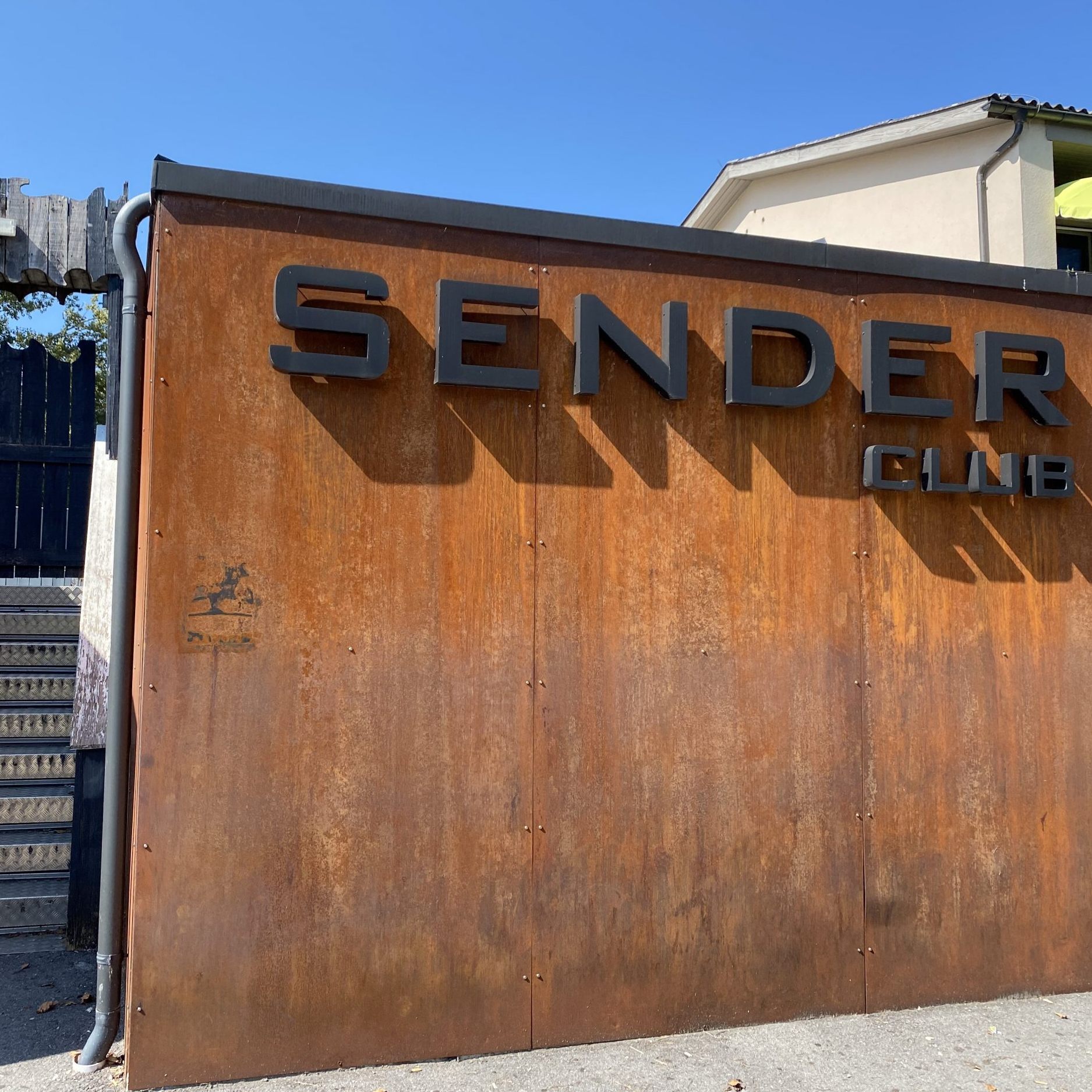 Liegt ein Fluch auf dem Sender?