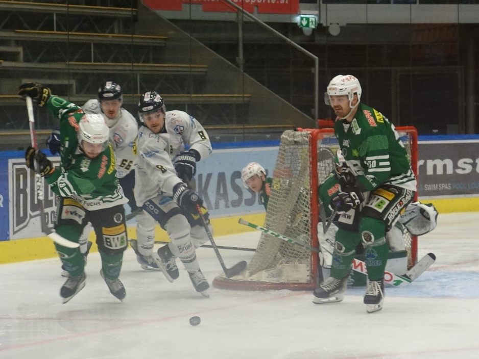 Die Generalprobe für das Play-off ging daneben, die Zeller Eisbären siegten mit 3:2.