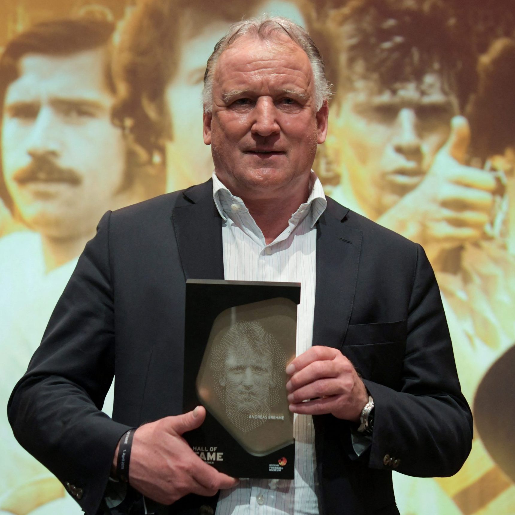 Andi Brehme in der Hall of Fame des deutschen Fußball-Museums.