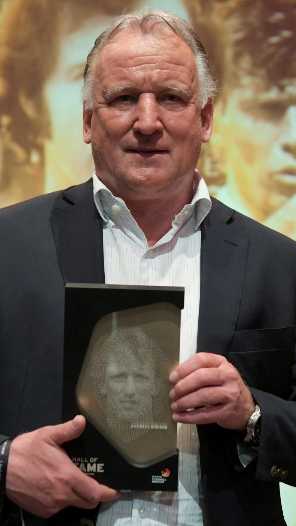 Andi Brehme in der Hall of Fame des deutschen Fußball-Museums.