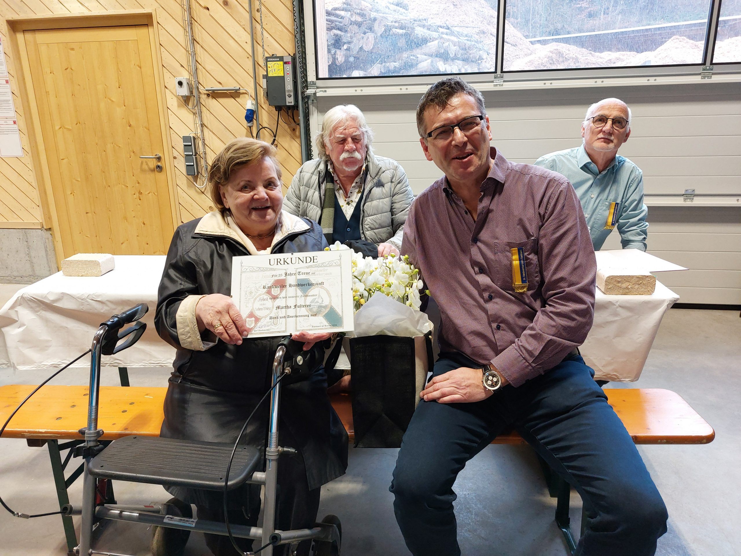 25 Jahre bei der Rankler Zunft: Martha Fulterer erhielt von Zunftmeister Norbert Lampert die große Ehrung.
