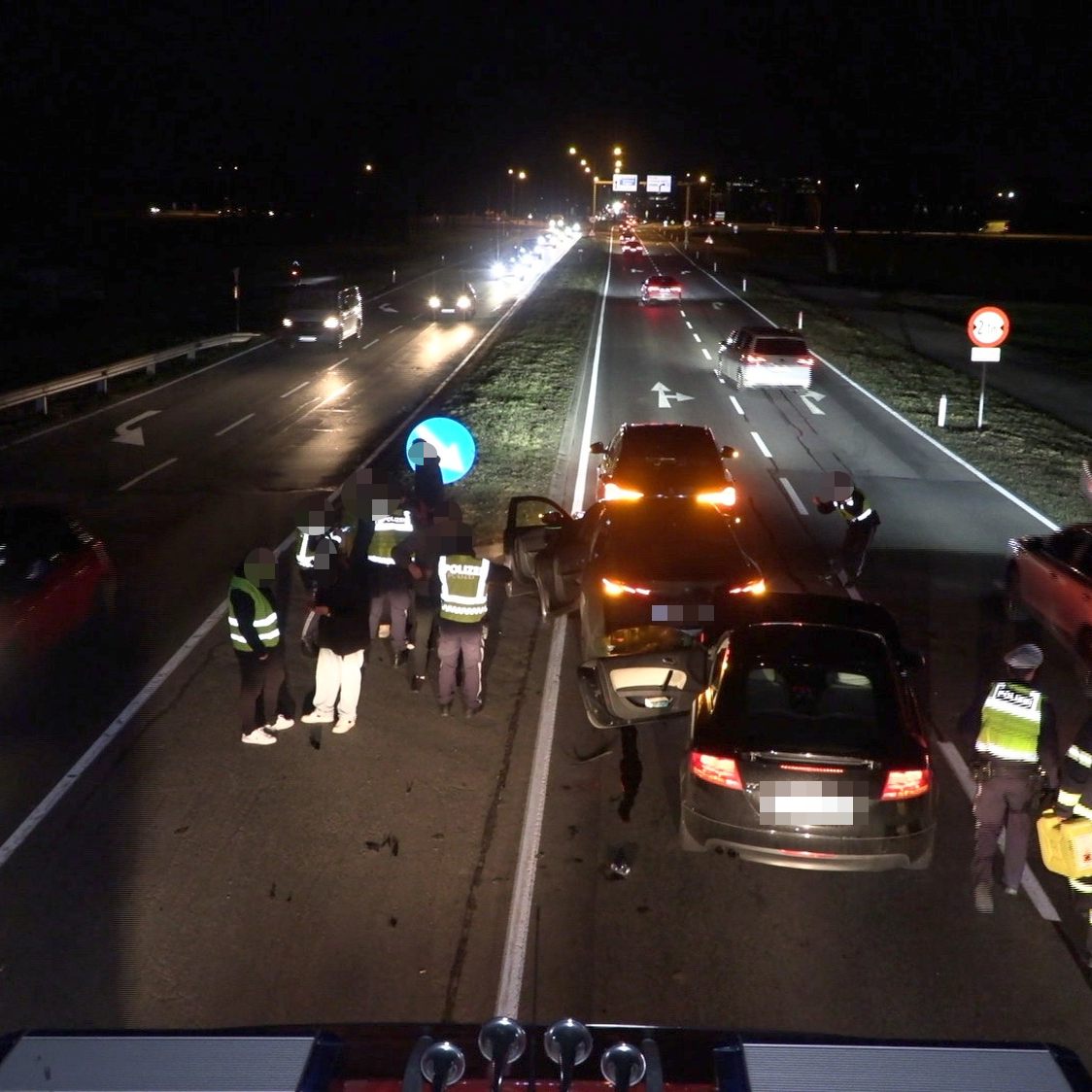 Drei Fahrzeuge wurden in den Unfall verwickelt.