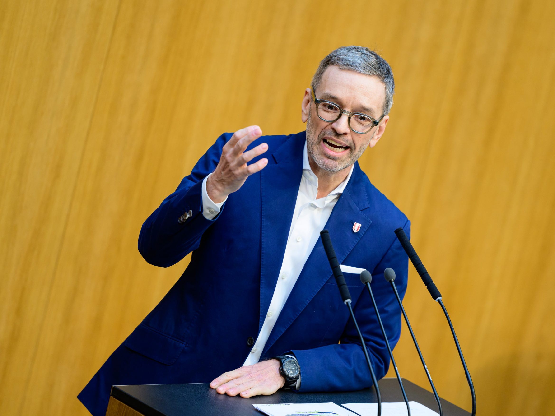 Ukraine - Kickl: "Fass ohne Boden". Ukraine - Kickl: "Fass ohne Boden".