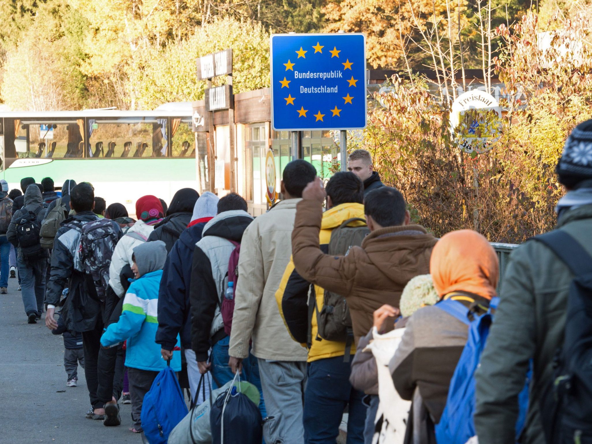 Seit 2020 wurden 39.700 Migranten von Deutschland nach Österreich zurückgeschickt. Seit 2020 wurden 39.700 Migranten von Deutschland nach Österreich zurückgeschickt.