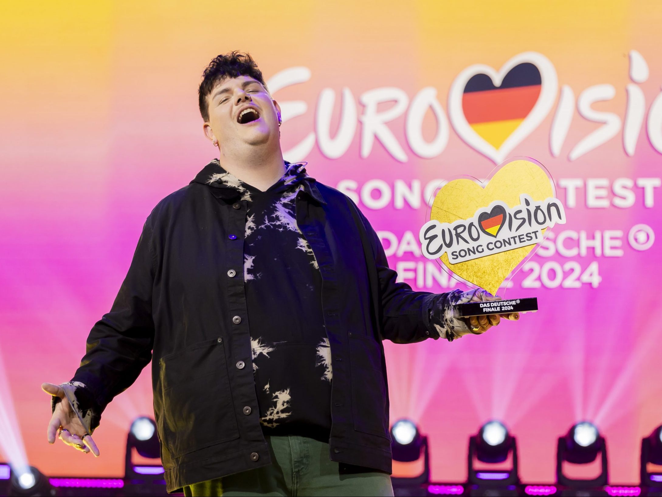 Isaak fährt für Deutschland zum 68. ESC nach Malmö. Isaak fährt für Deutschland zum 68. ESC nach Malmö.