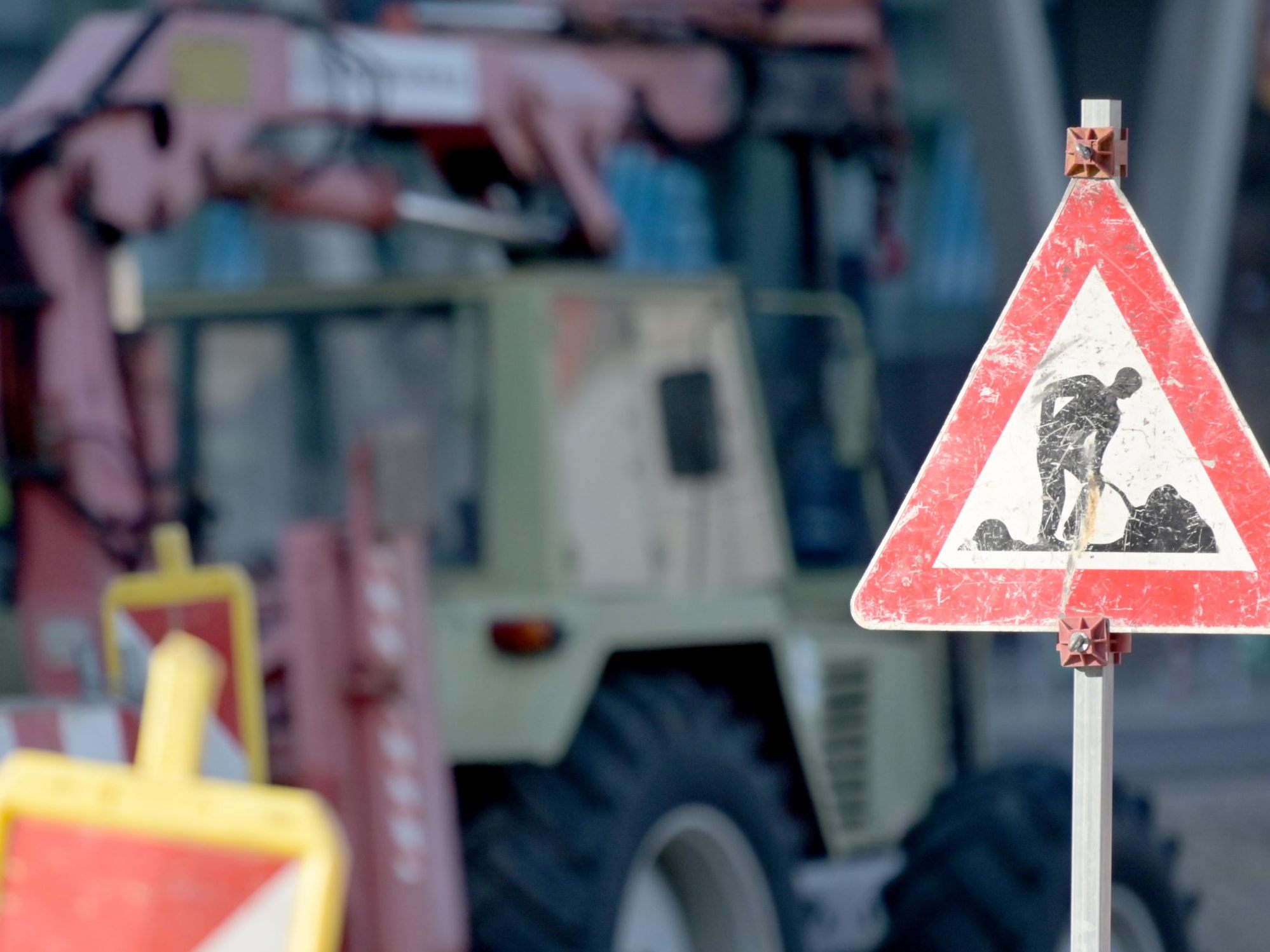 Straßenbauarbeiten werden in der Arbeitergasse durchgeführt. Straßenbauarbeiten werden in der Arbeitergasse durchgeführt.