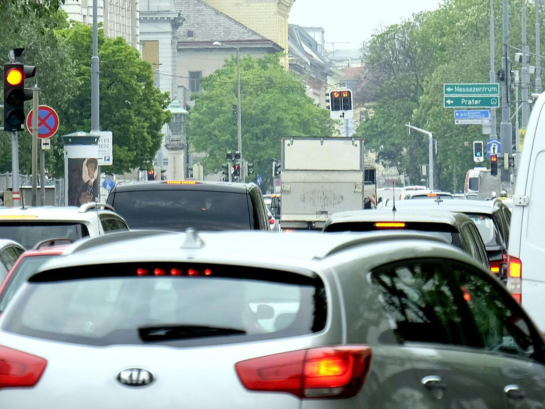 Eine Demo sorgt am Mittwochabend für Stau in Wien.
