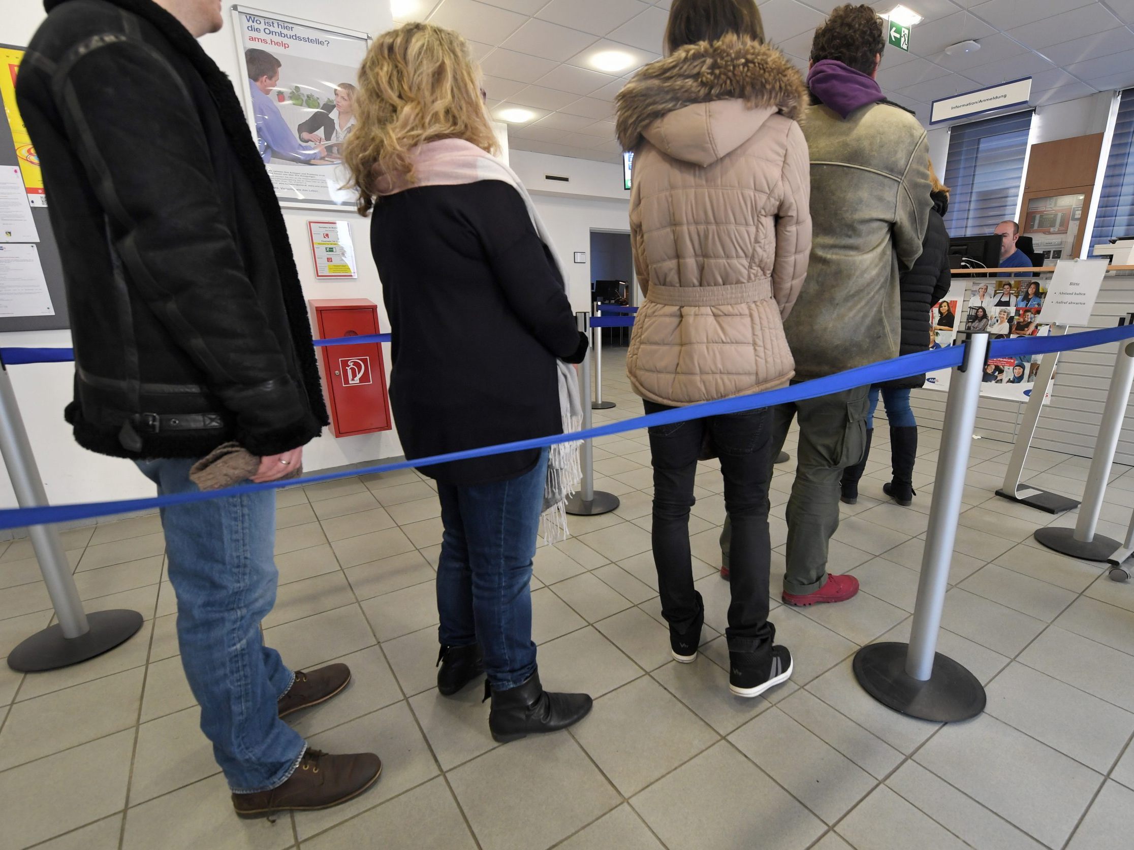 Die Arbeitslosigkeit ist im Jänner um 8 Prozent gestiegen. Die Arbeitslosigkeit ist im Jänner um 8 Prozent gestiegen.