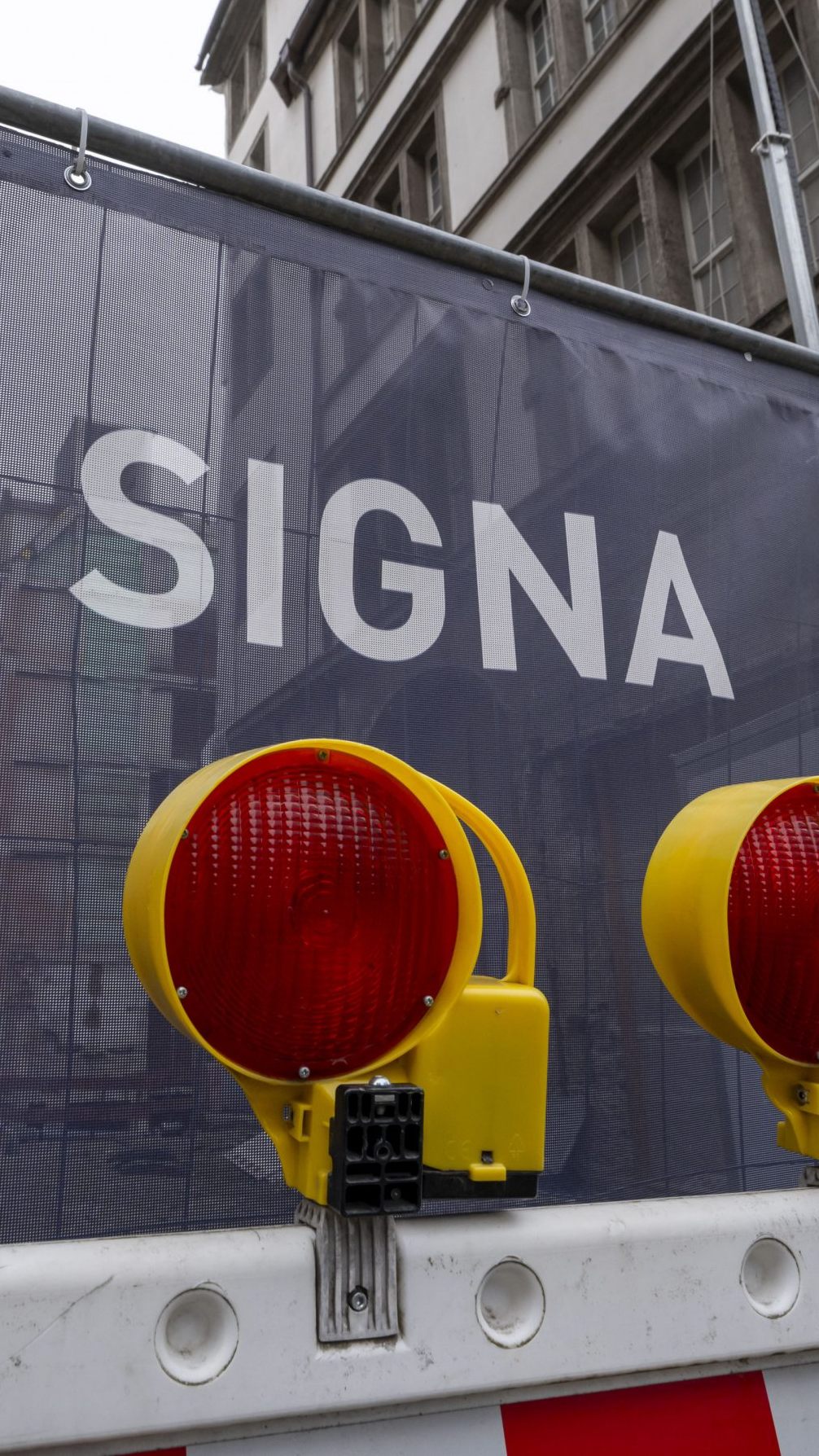 Millionenstrafe gab es für Signa-Unternehmen.