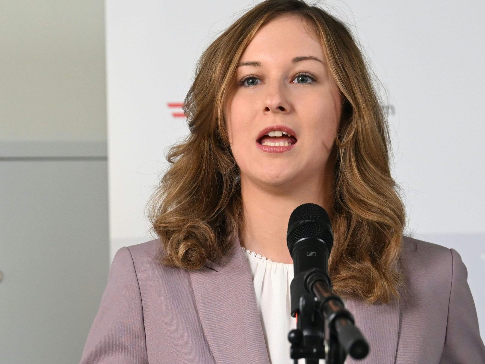 Jugendstaatssekretärin Claudia Plakolm (ÖVP) Jugendstaatssekretärin Claudia Plakolm (ÖVP)