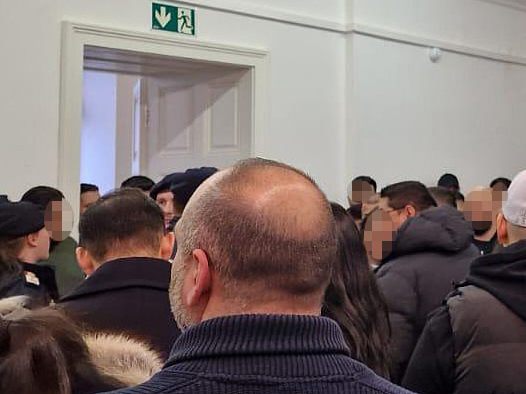 Der Mann wurde zu 15 Monaten teilbedingt verurteilt. Der Mann wurde zu 15 Monaten teilbedingt verurteilt.