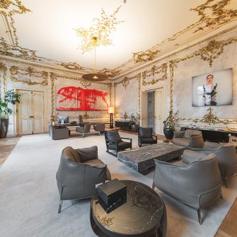 Inventar aus dem Büro von Rene Benko kommt unter den Hammer.