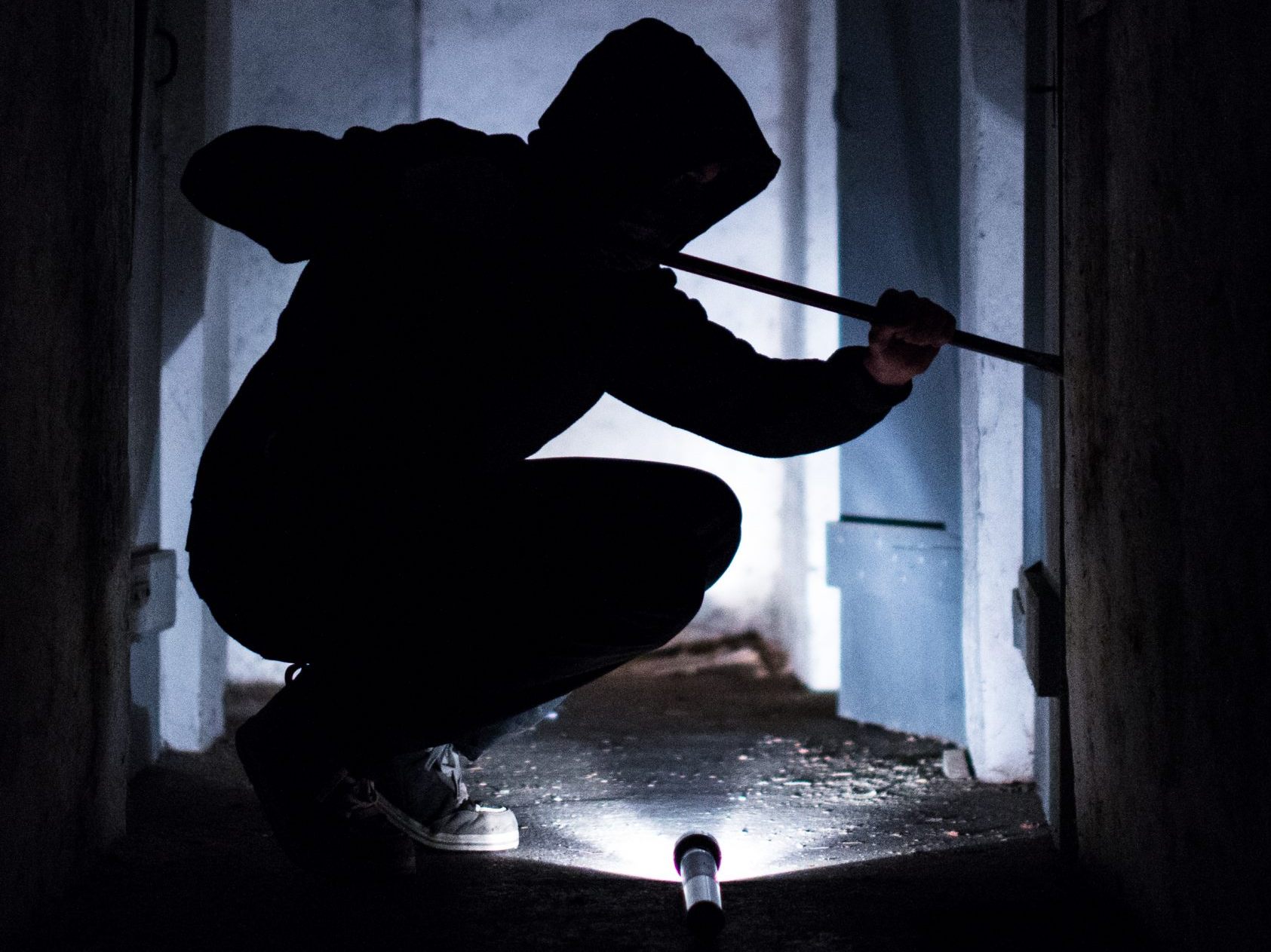 Ein 35-Jähriger soll in Kellerabteile eingebrochen sein.