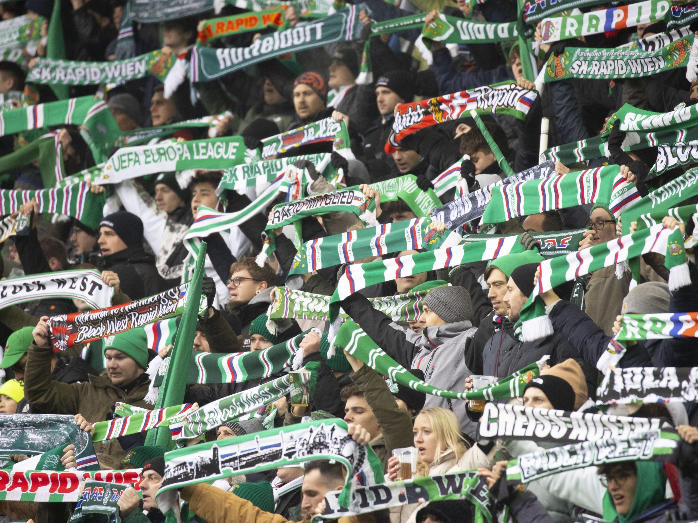 Bereits über 13.000 Fans haben Ticket für das ÖFB-Cup-Viertelfinale von Rapid gegen St. Pölten. Bereits über 13.000 Fans haben Ticket für das ÖFB-Cup-Viertelfinale von Rapid gegen St. Pölten.