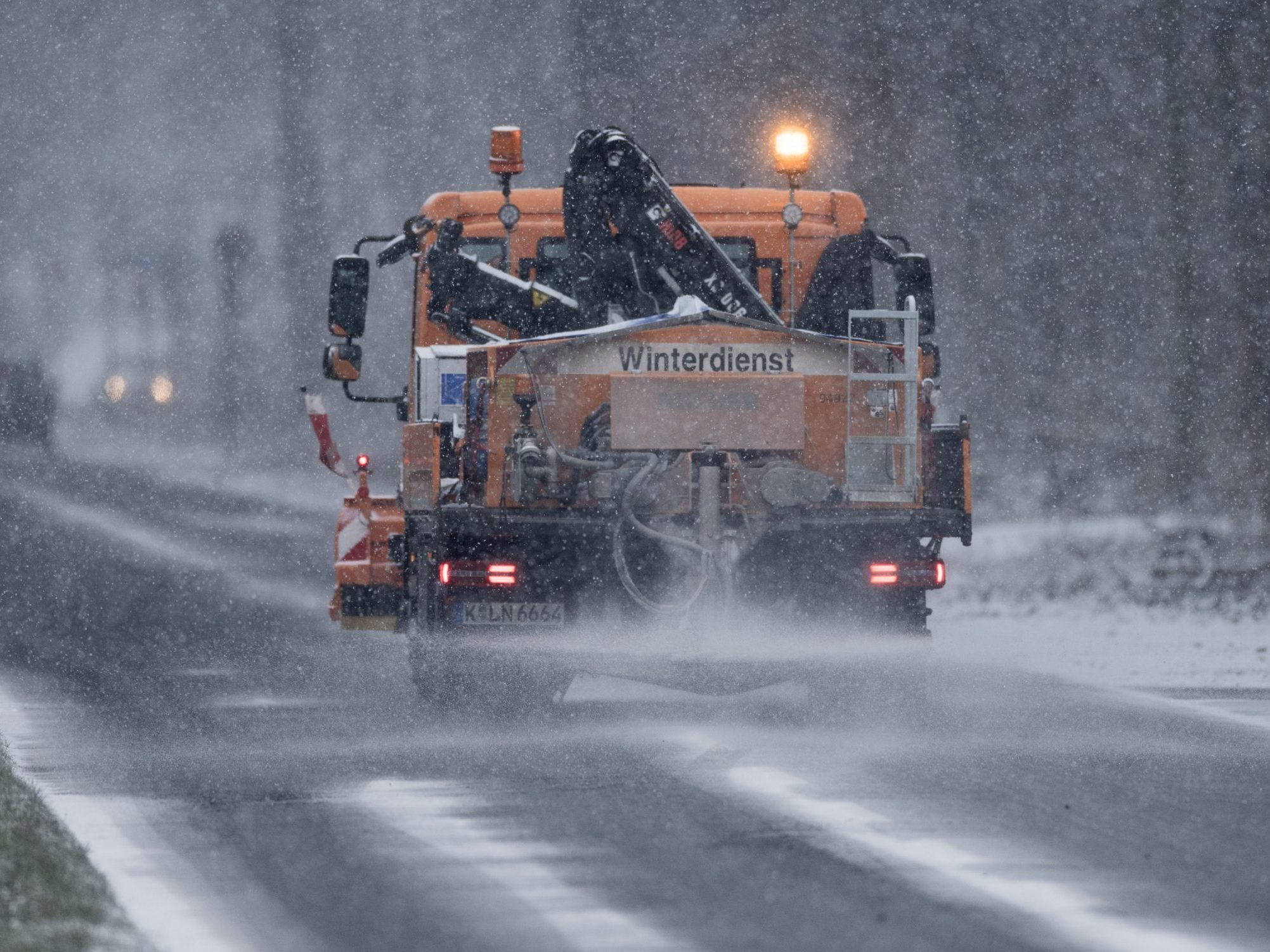 Am Freitag gilt in Teilen des Landes eine Wetterwarnung wegen Schneefalls.